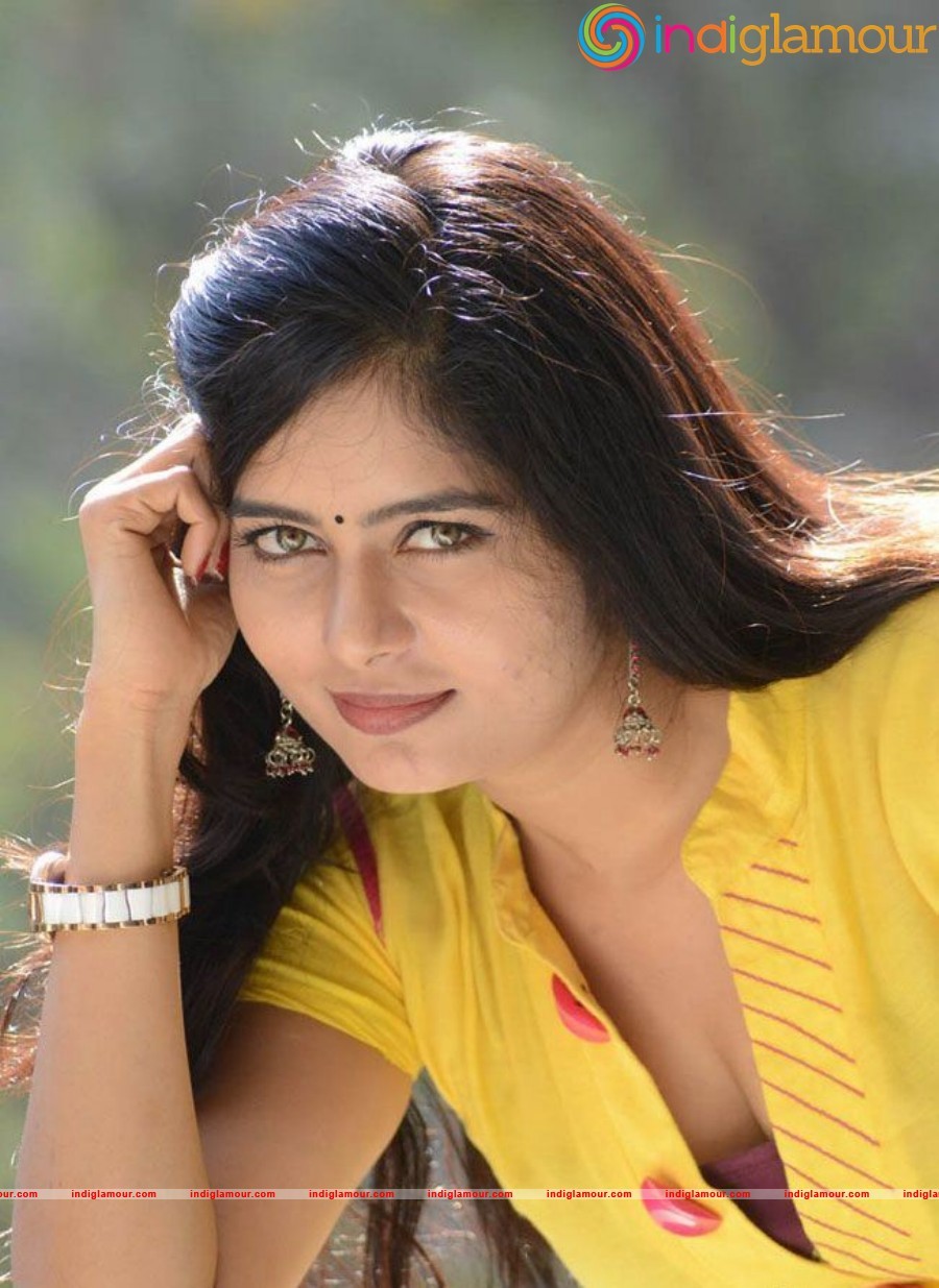 Madhumitha Actress hd photo