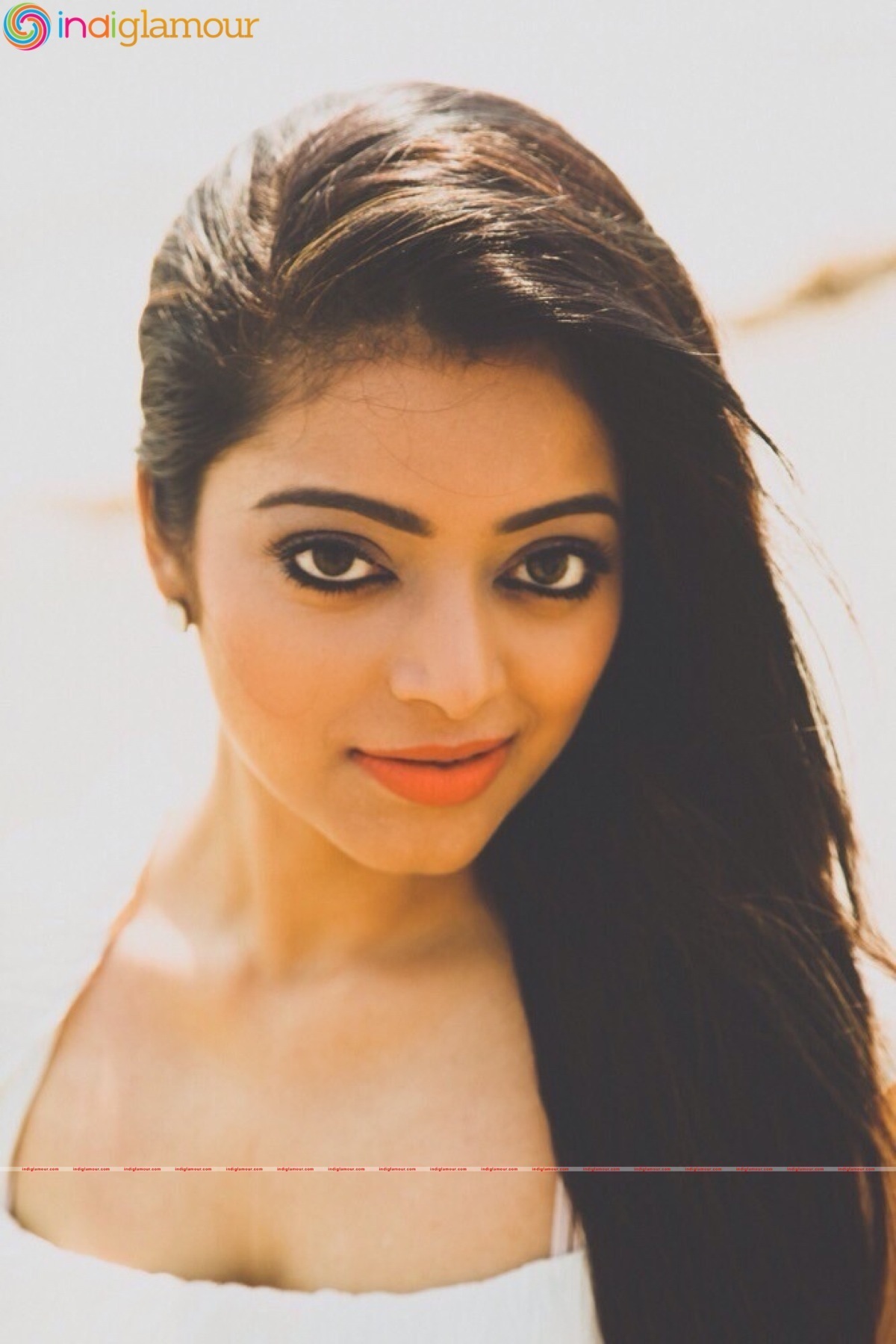 Janani Actress hd photo
