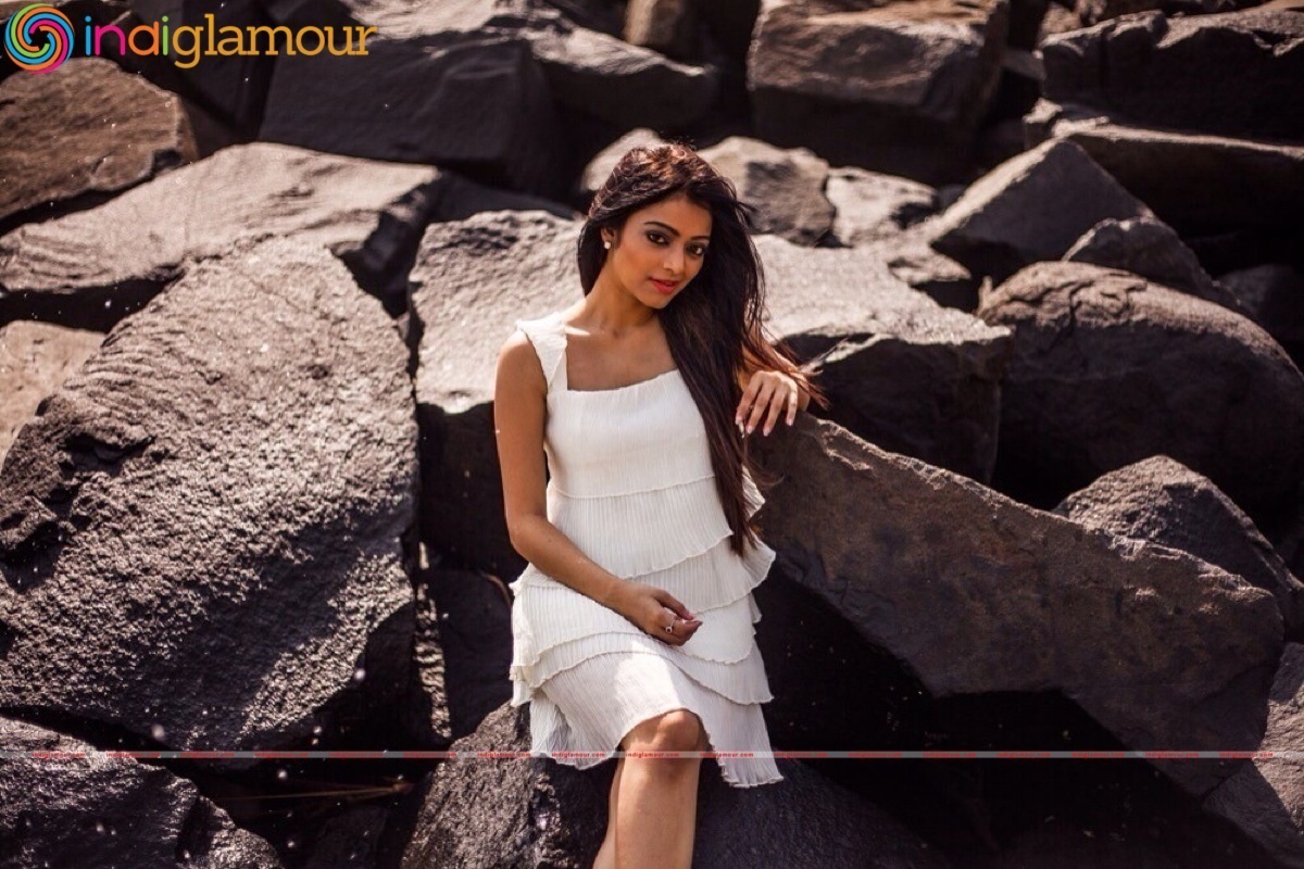 Janani Actress hd photo
