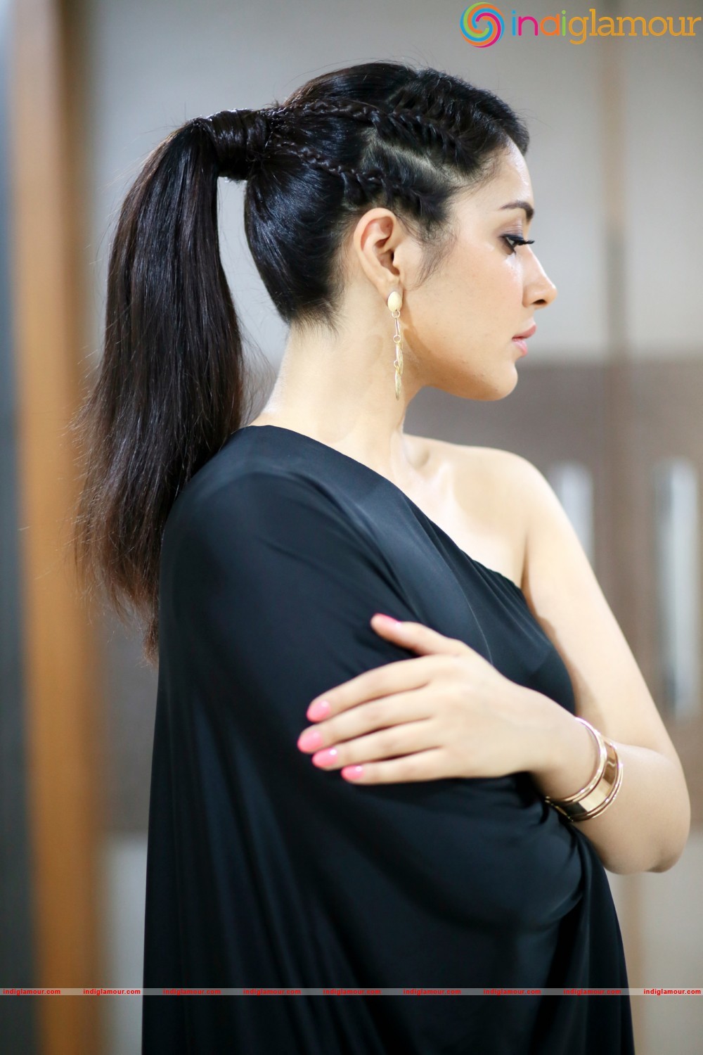 Raashi Khanna Actress hd photo