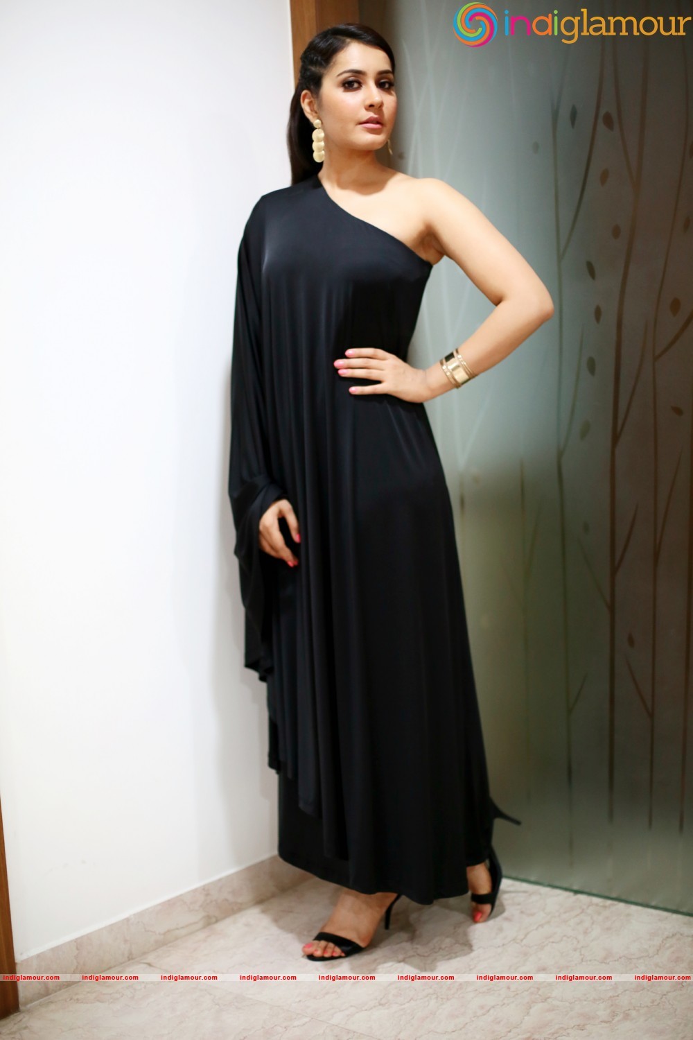 Raashi Khanna Actress hd photo