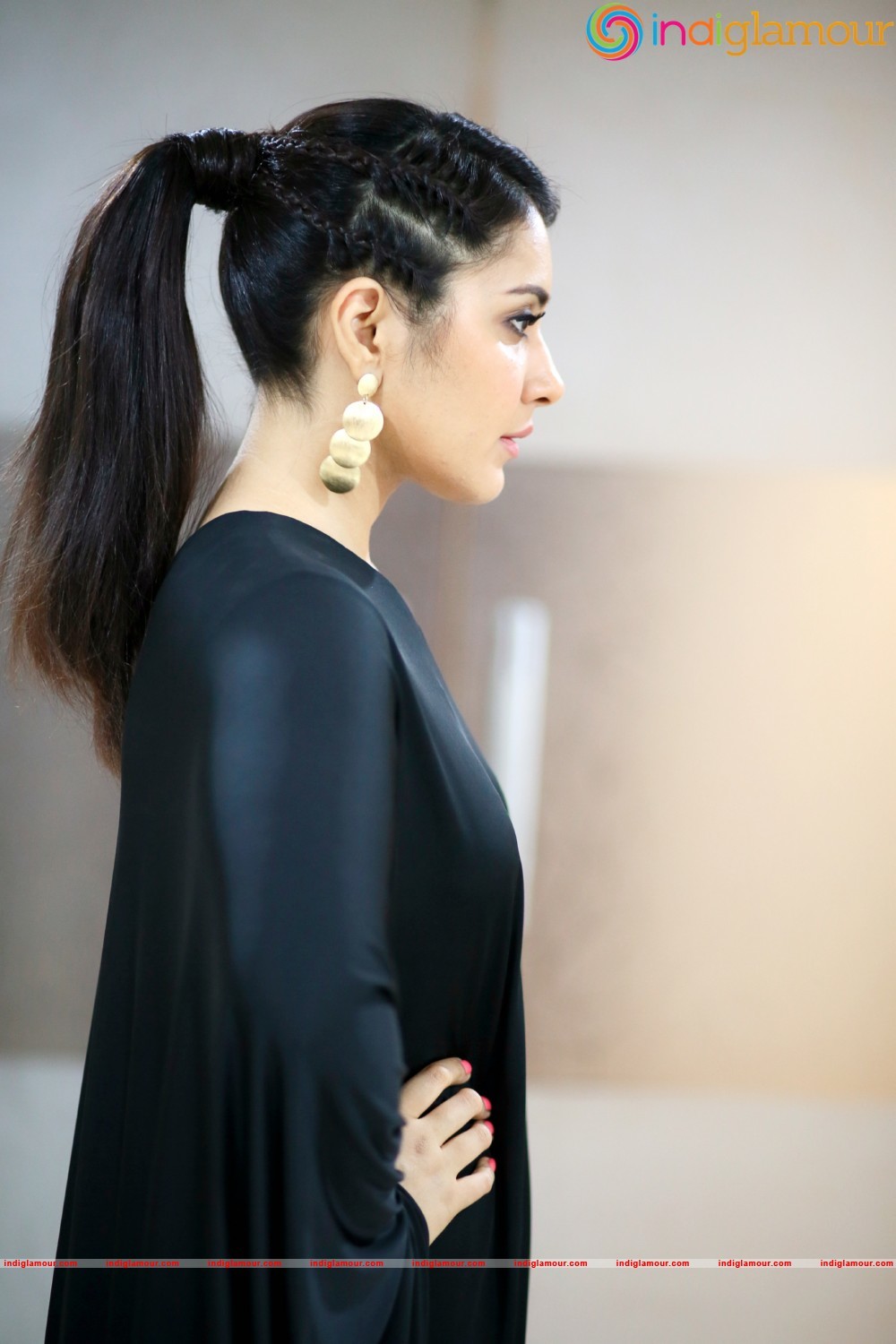 Raashi Khanna Actress hd photo