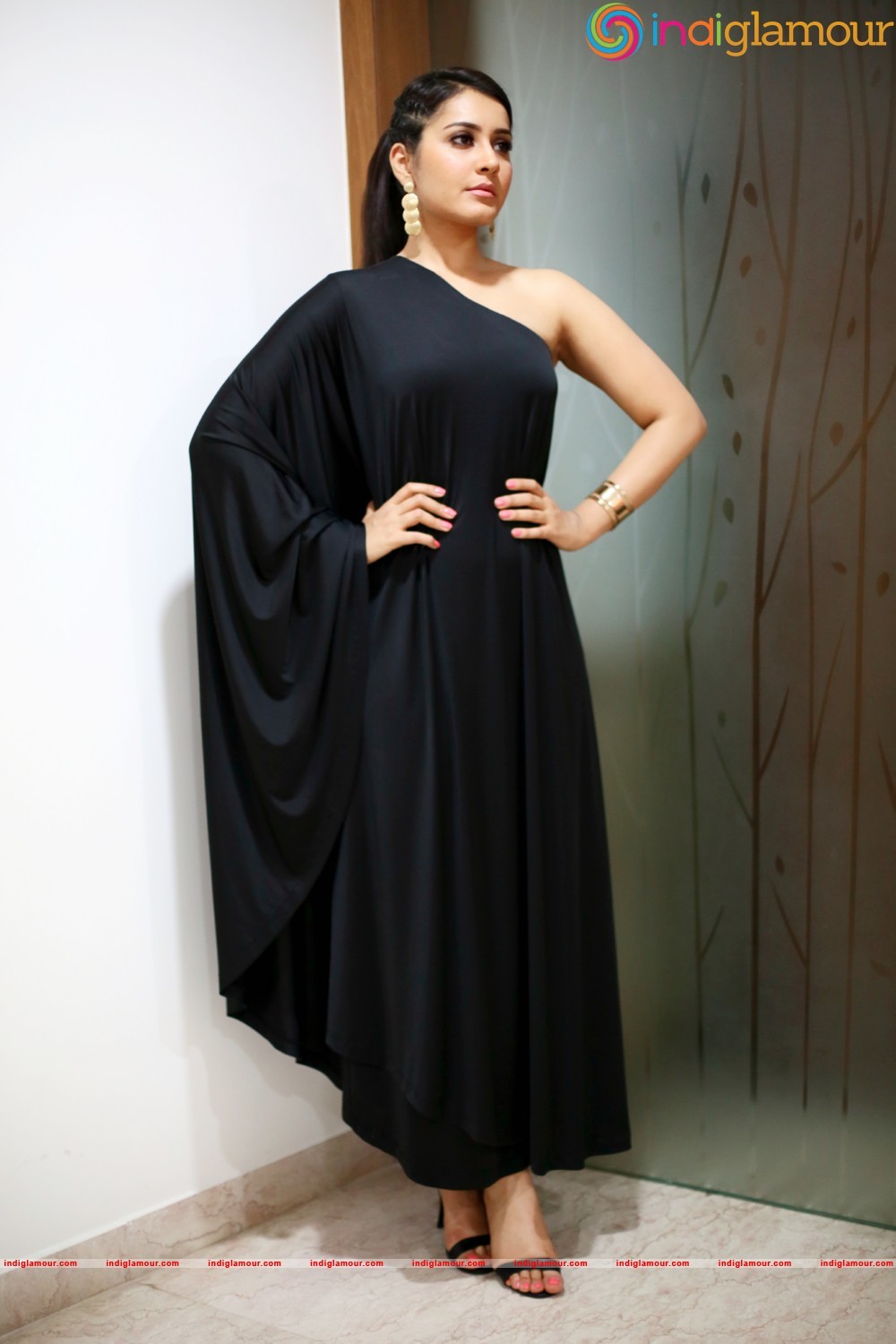 Raashi Khanna Actress hd photo