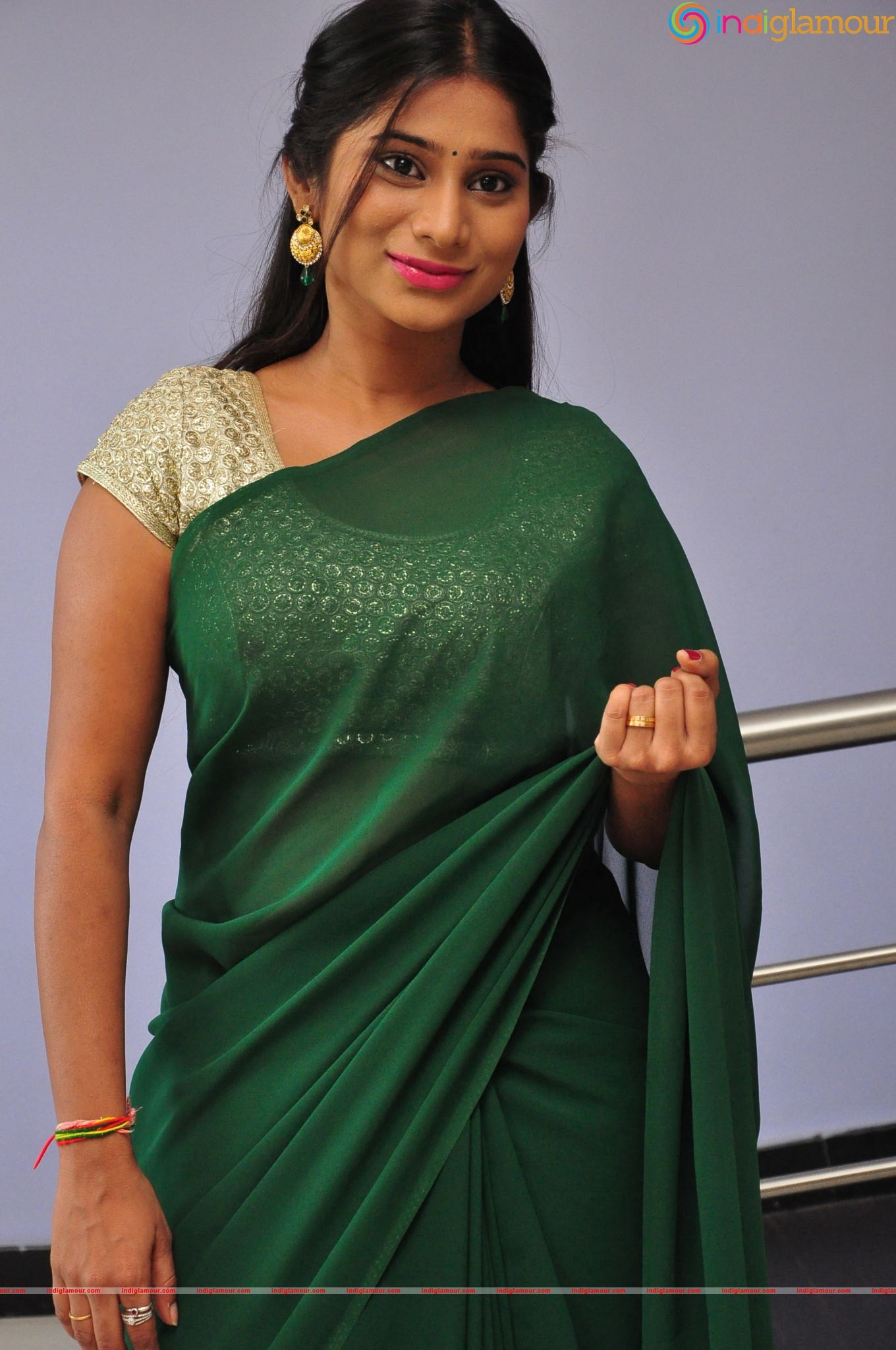 Midhuna Actress hd photo