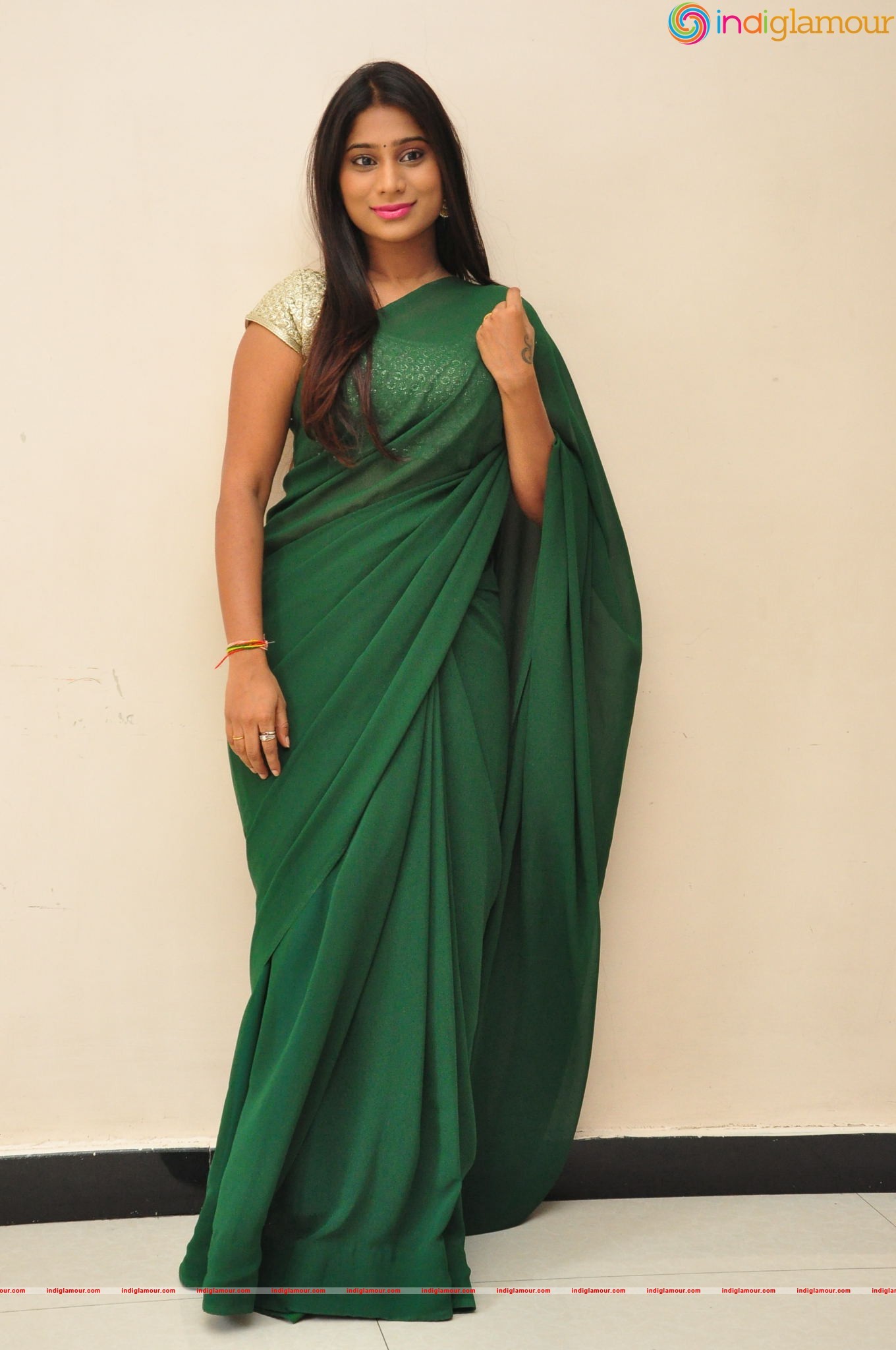 Midhuna Actress hd photo