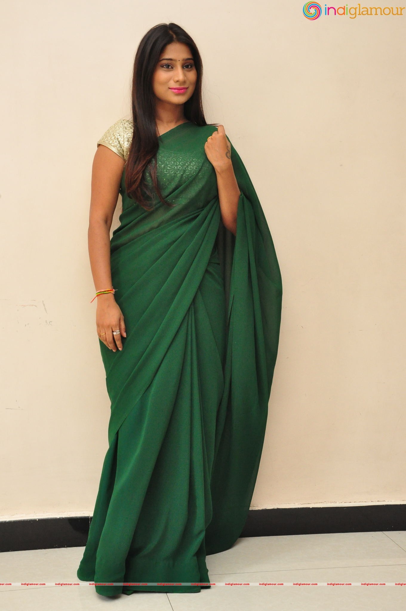 Midhuna Actress hd photo