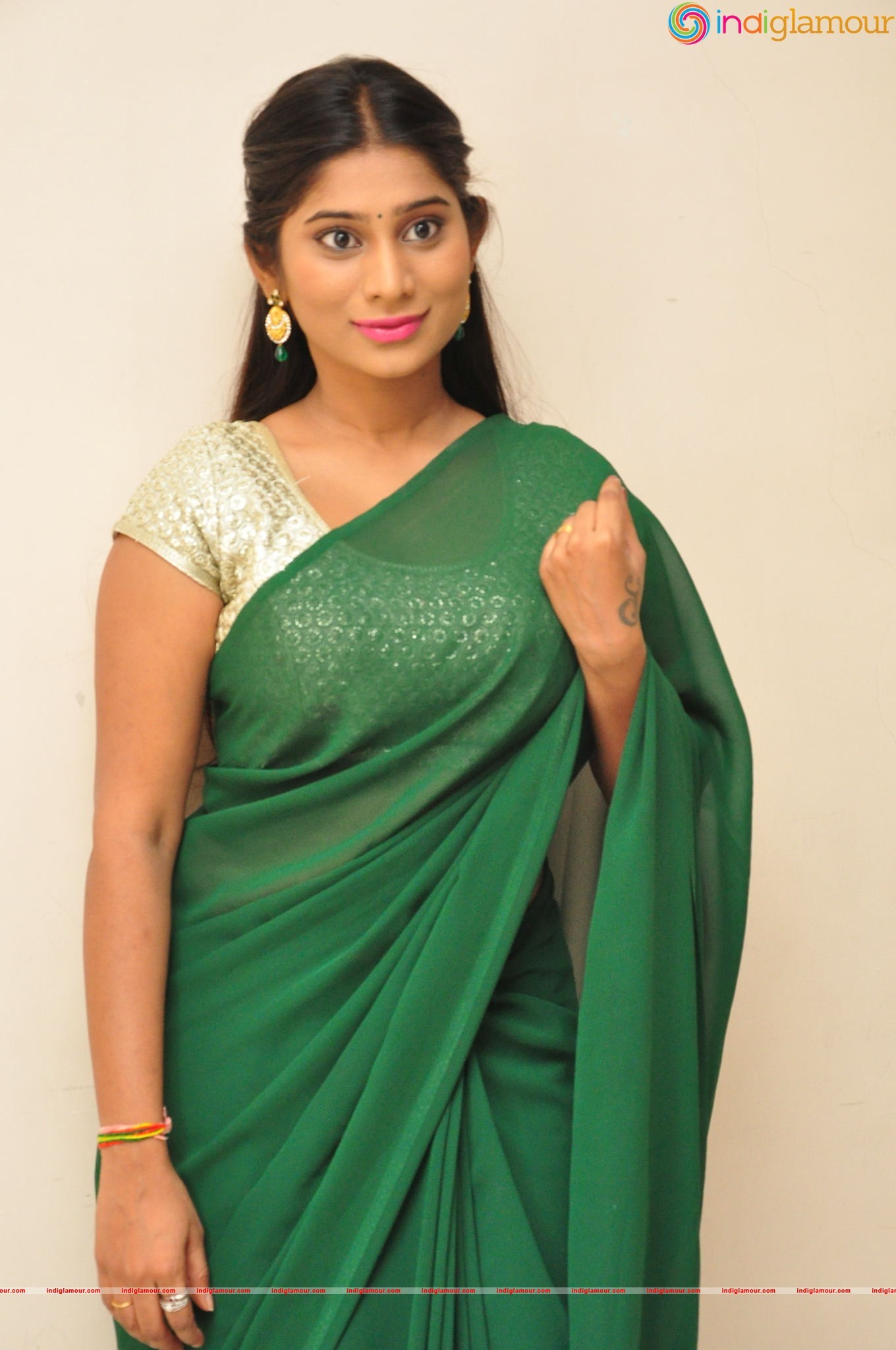 Midhuna Actress hd photo