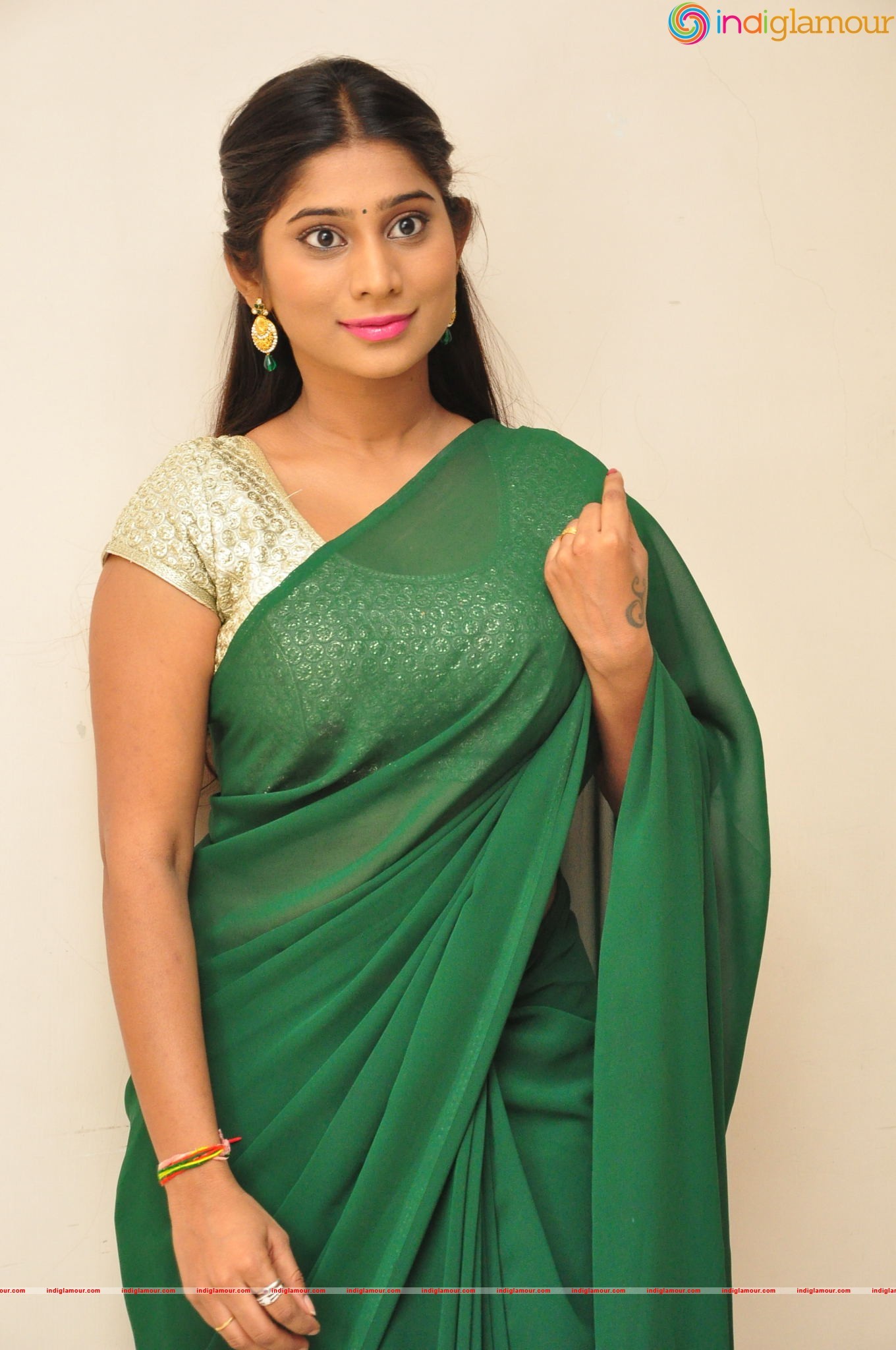 Midhuna Actress hd photo
