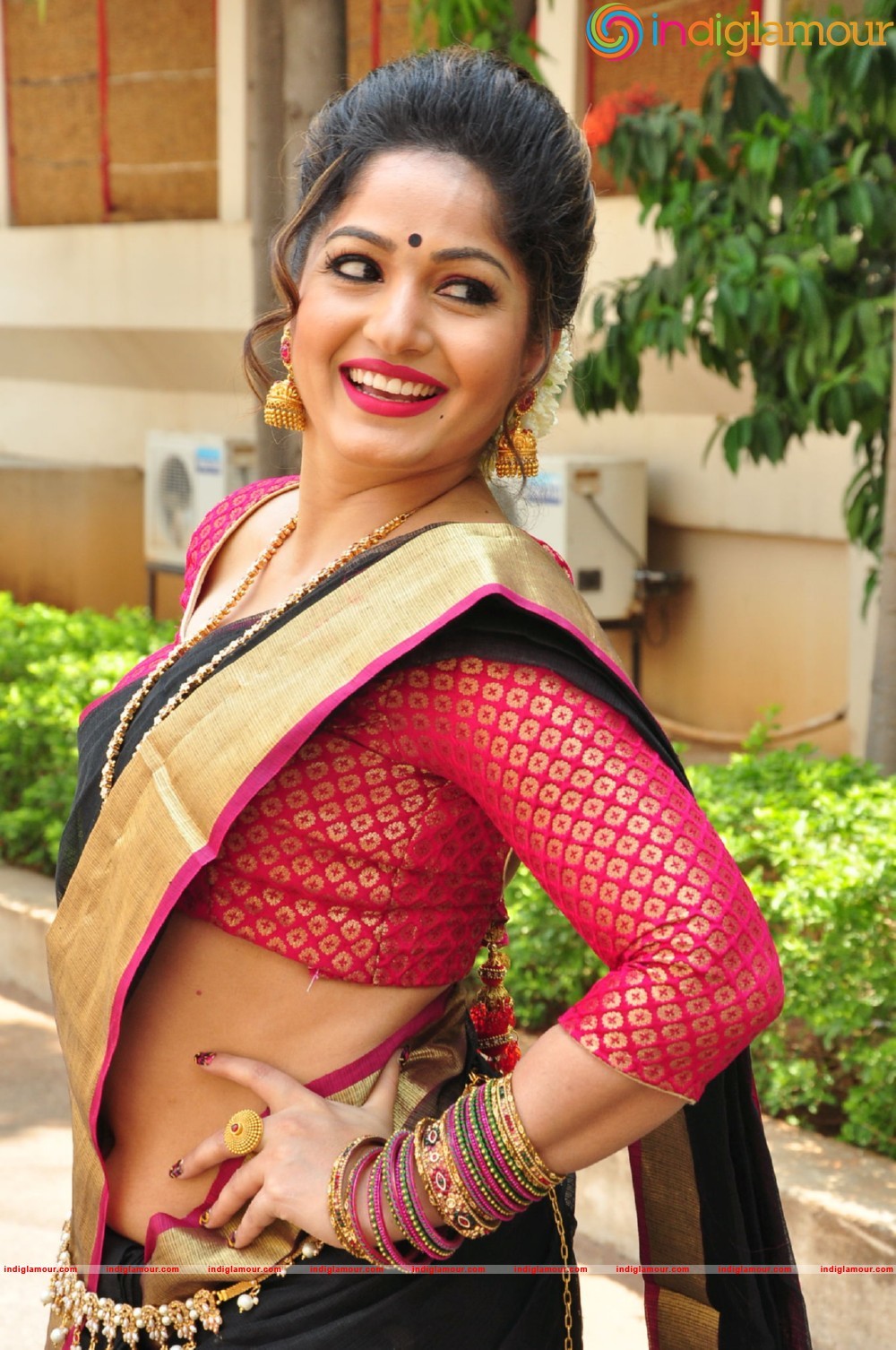 Madhavi Latha Actress hd photo