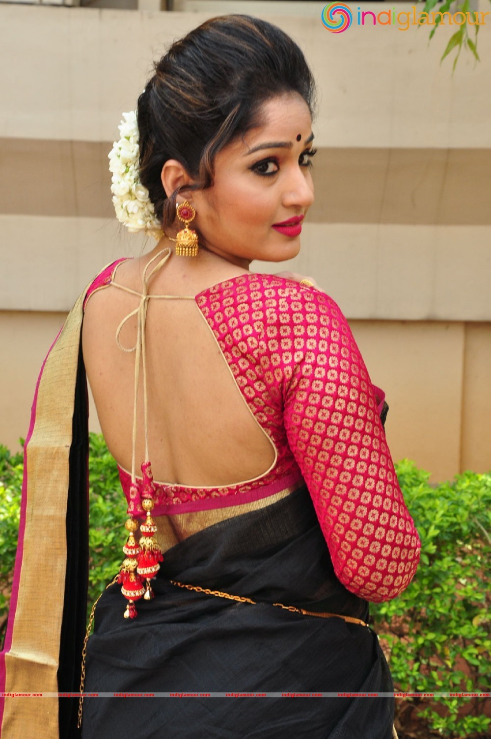 Madhavi Latha Actress hd photo