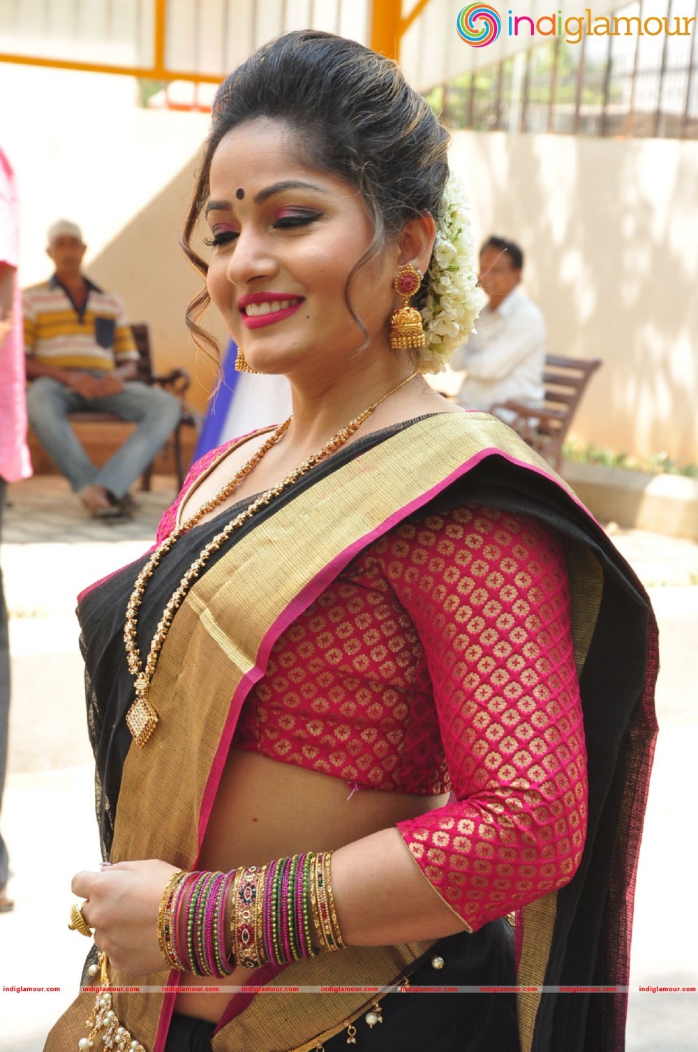 Madhavi Latha Actress hd photo