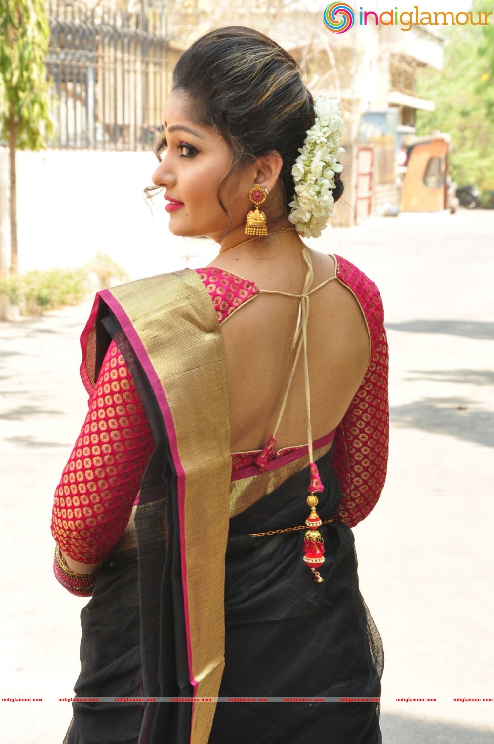 Madhavi Latha Actress hd photo