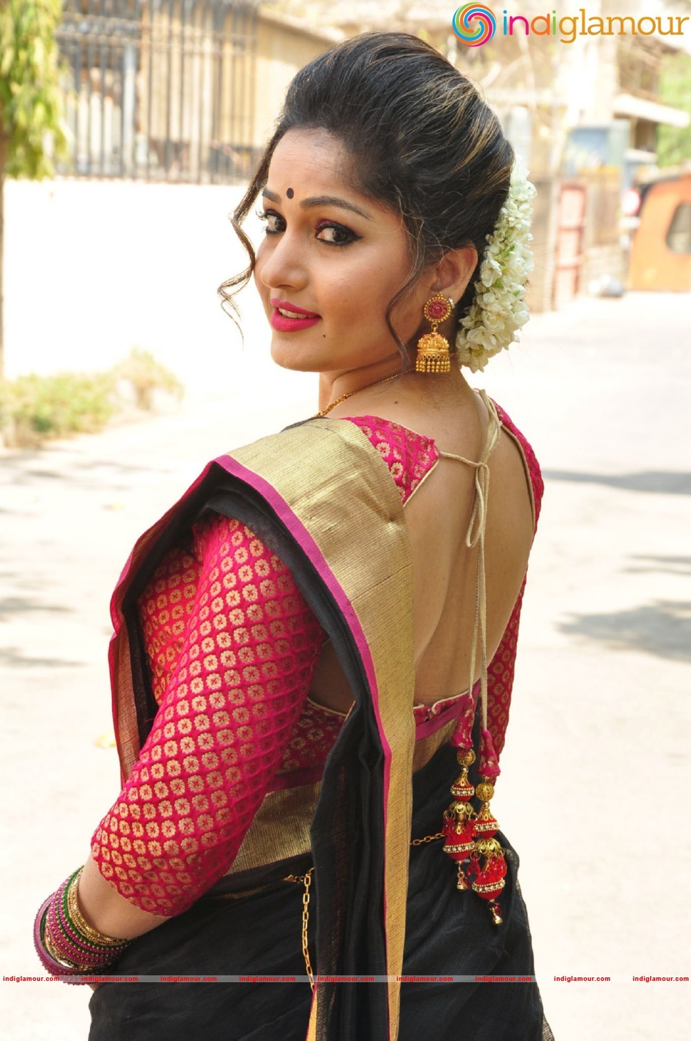 Madhavi Latha Actress hd photo