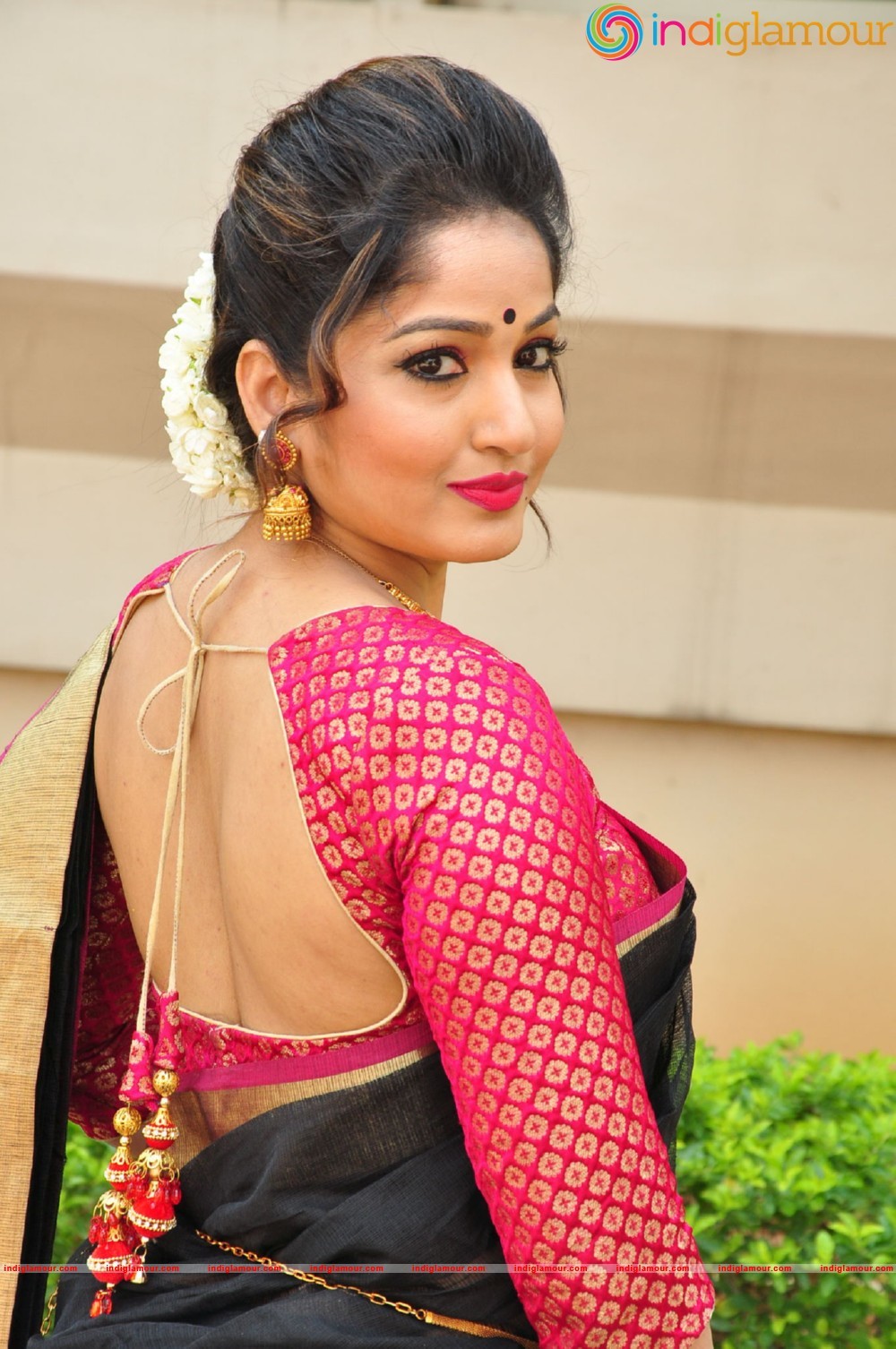 Madhavi Latha Actress hd photo