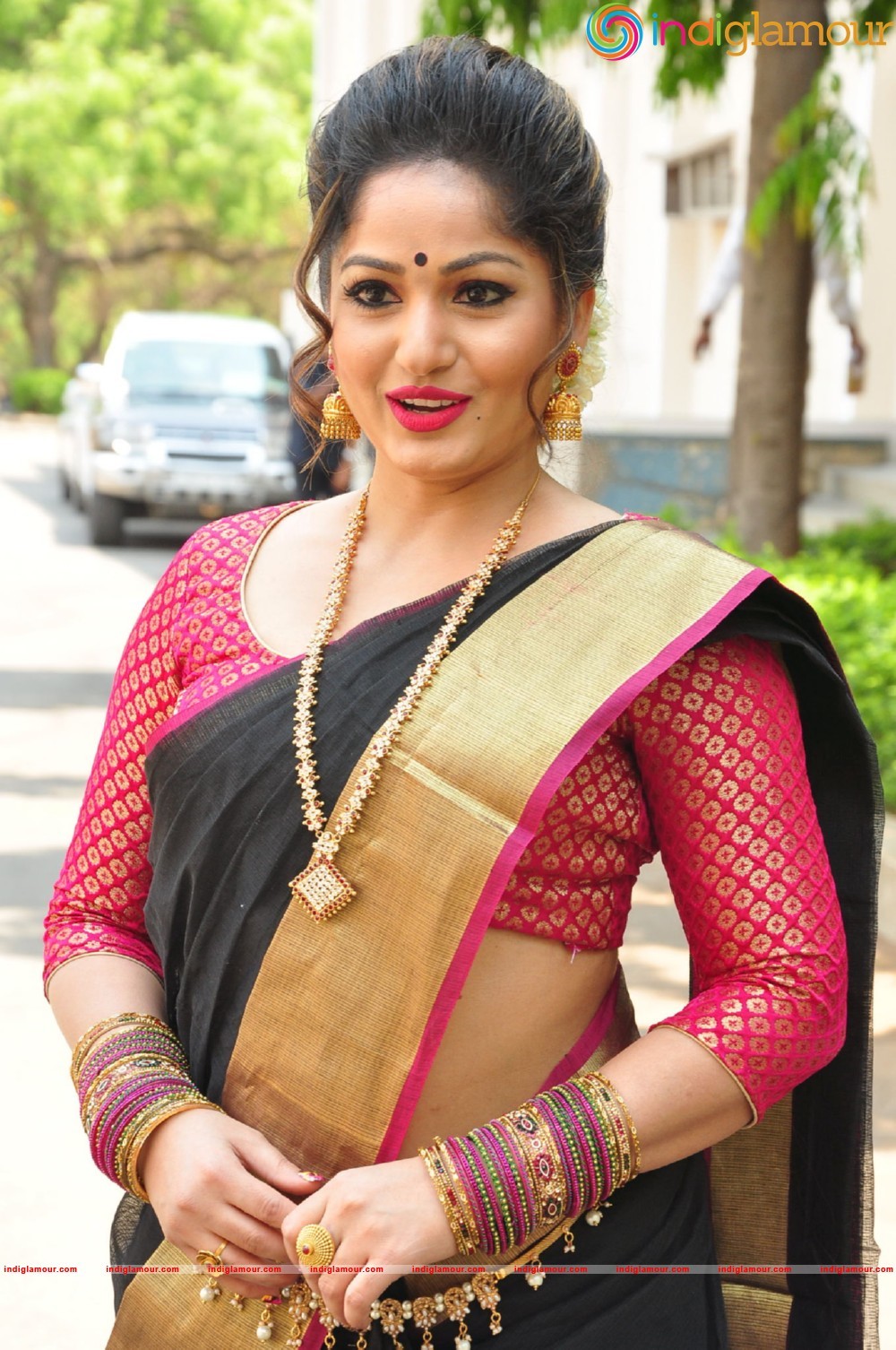 Madhavi Latha Actress hd photo