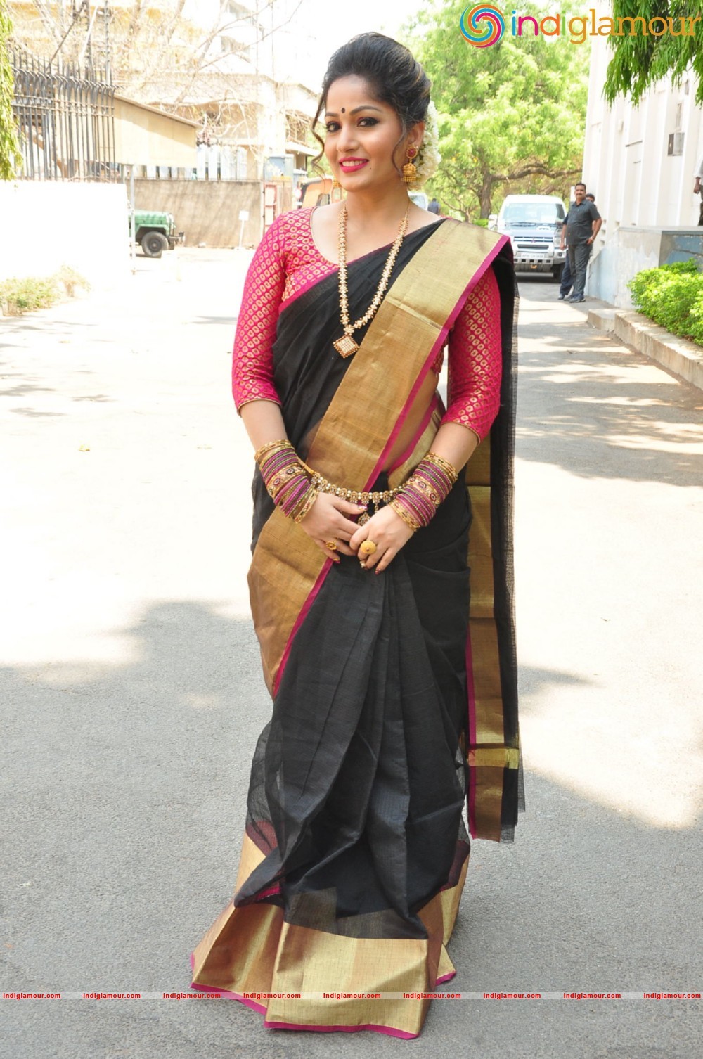 Madhavi Latha Actress hd photo