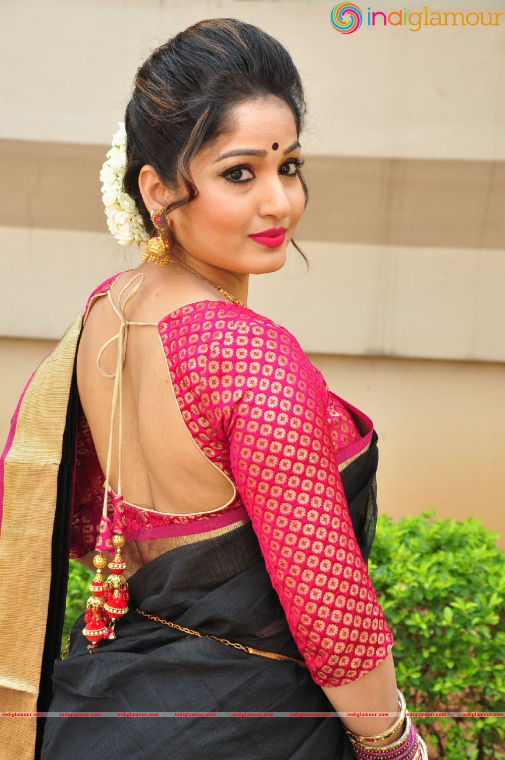 Madhavi Latha Actress hd photo