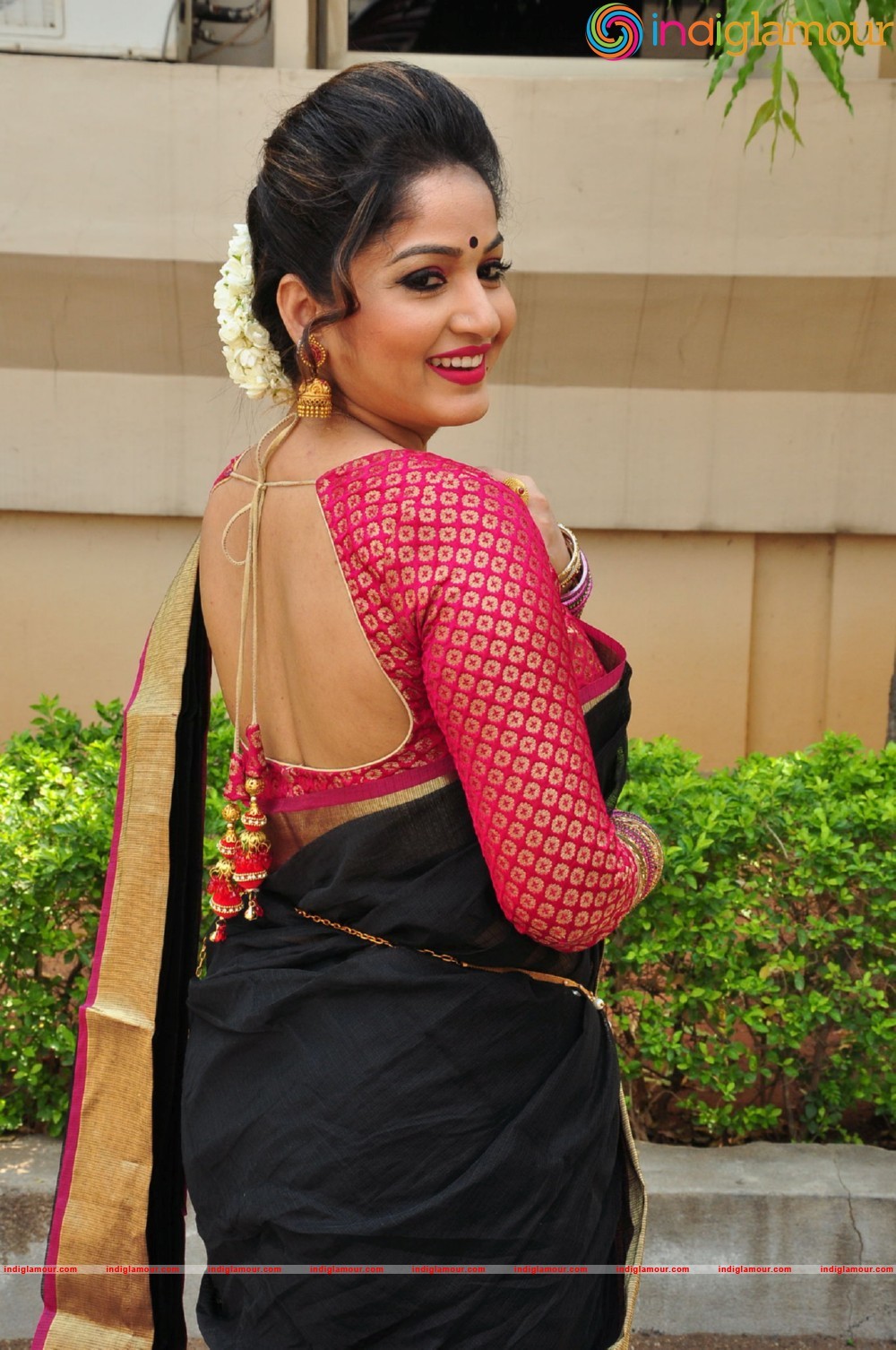 Madhavi Latha Actress hd photo
