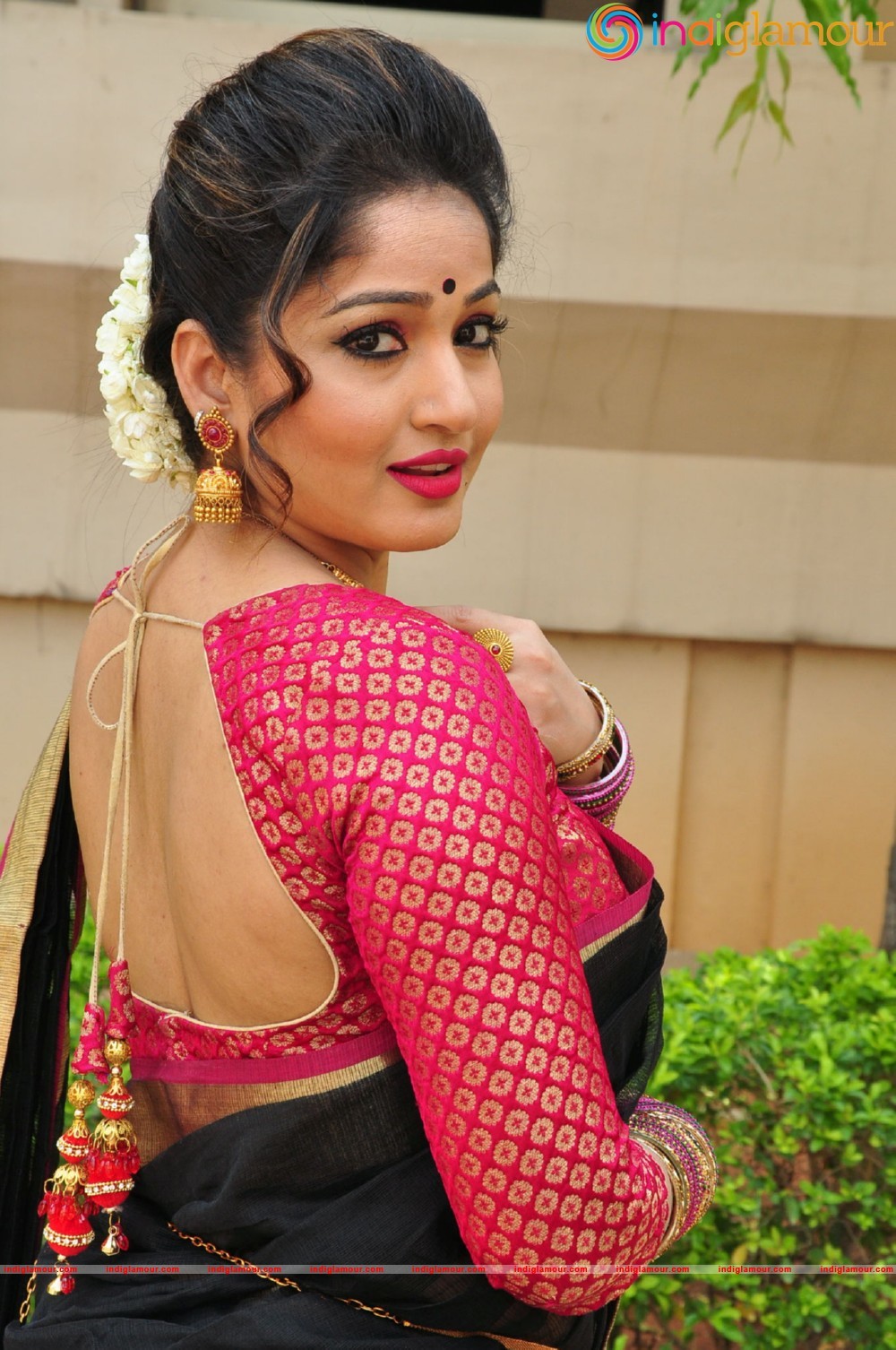 Madhavi Latha Actress hd photo