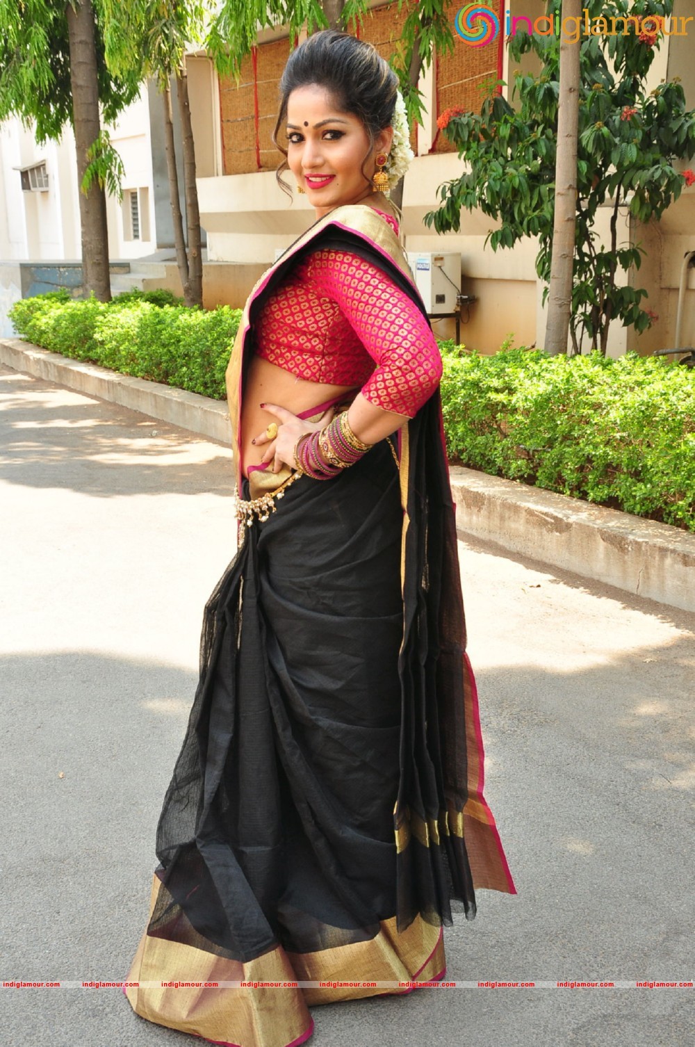 Madhavi Latha Actress hd photo