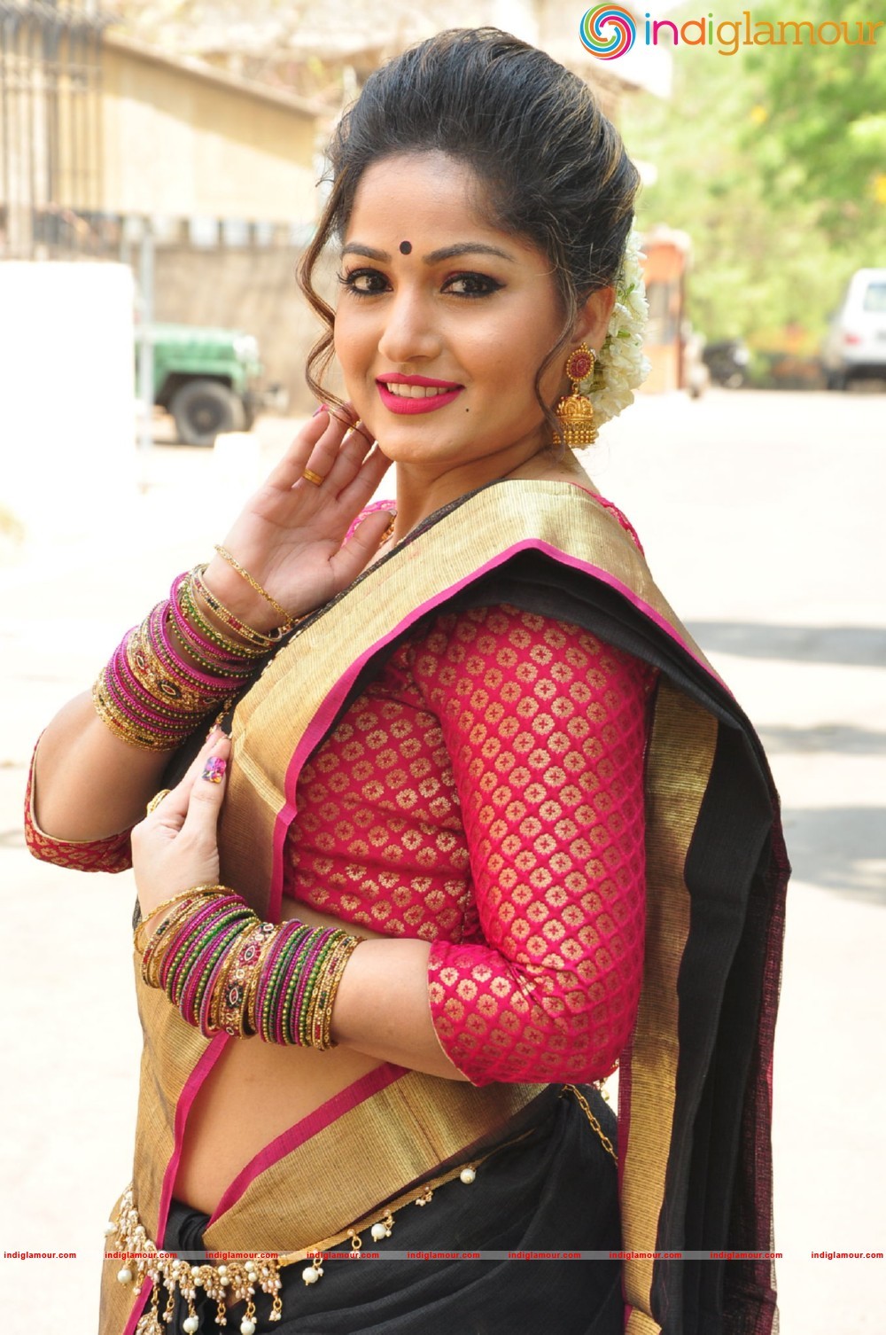 Madhavi Latha Actress hd photo