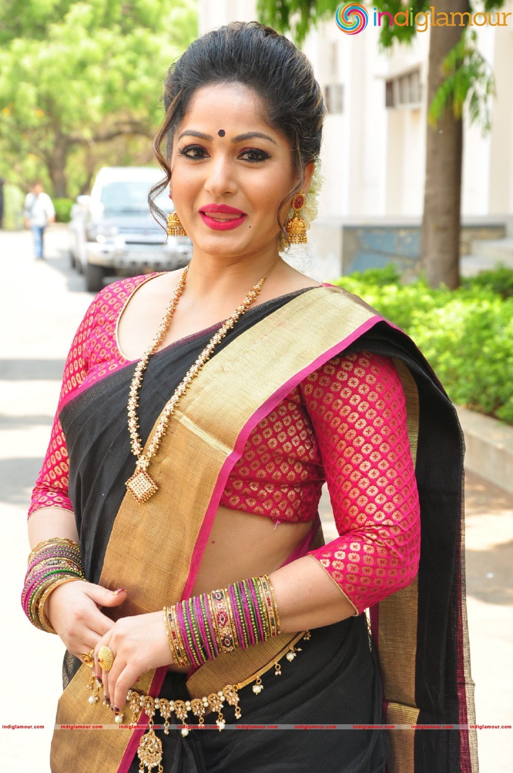 Madhavi Latha Actress hd photo
