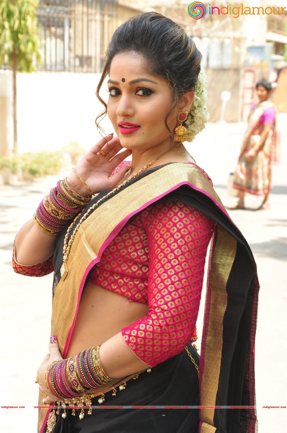 Madhavi Latha Actress hd photo