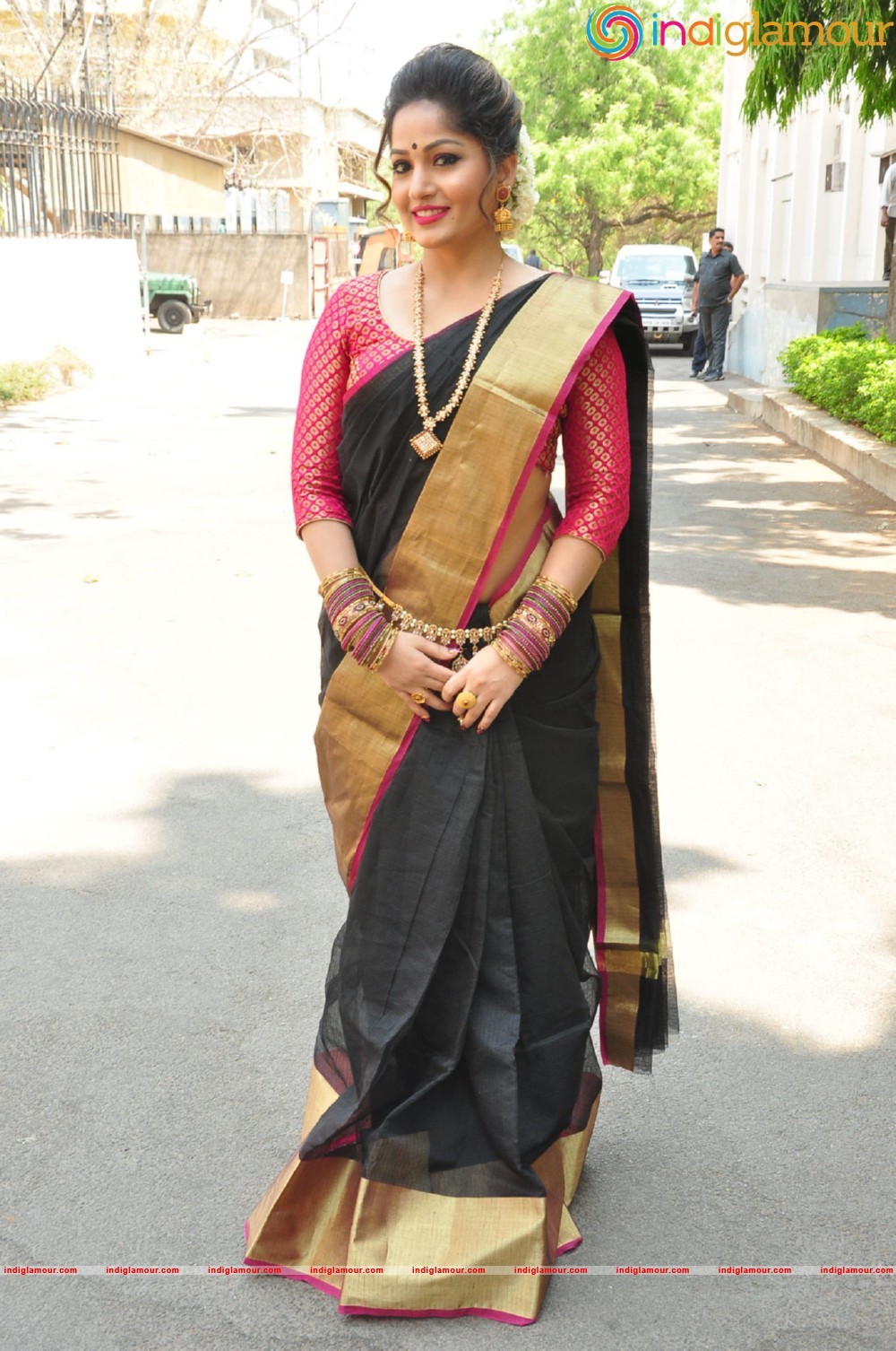 Madhavi Latha Actress hd photo