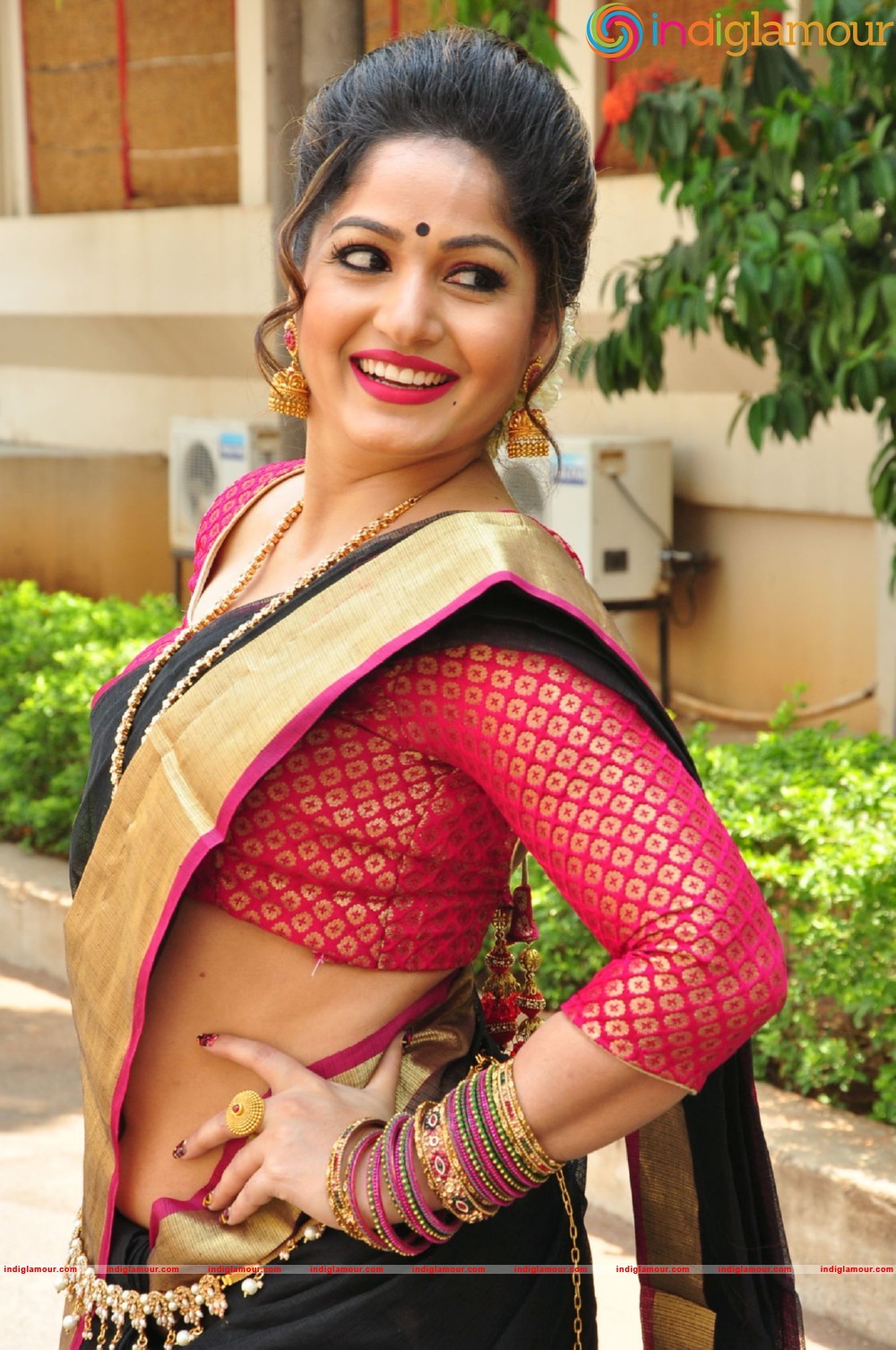 Madhavi Latha Actress hd photo