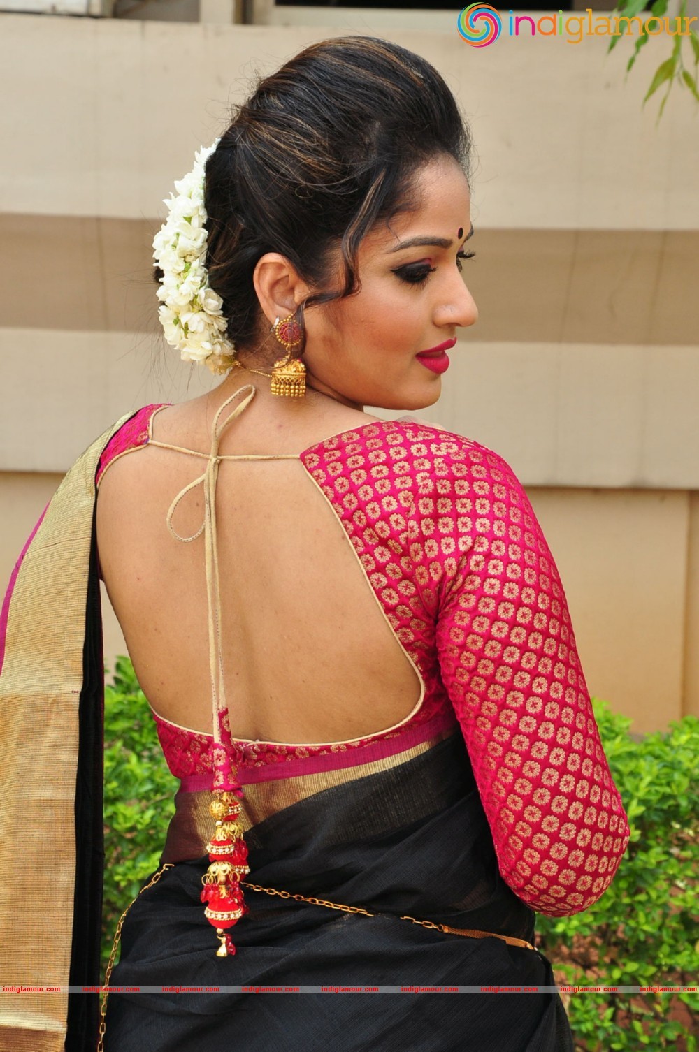 Madhavi Latha Actress hd photo