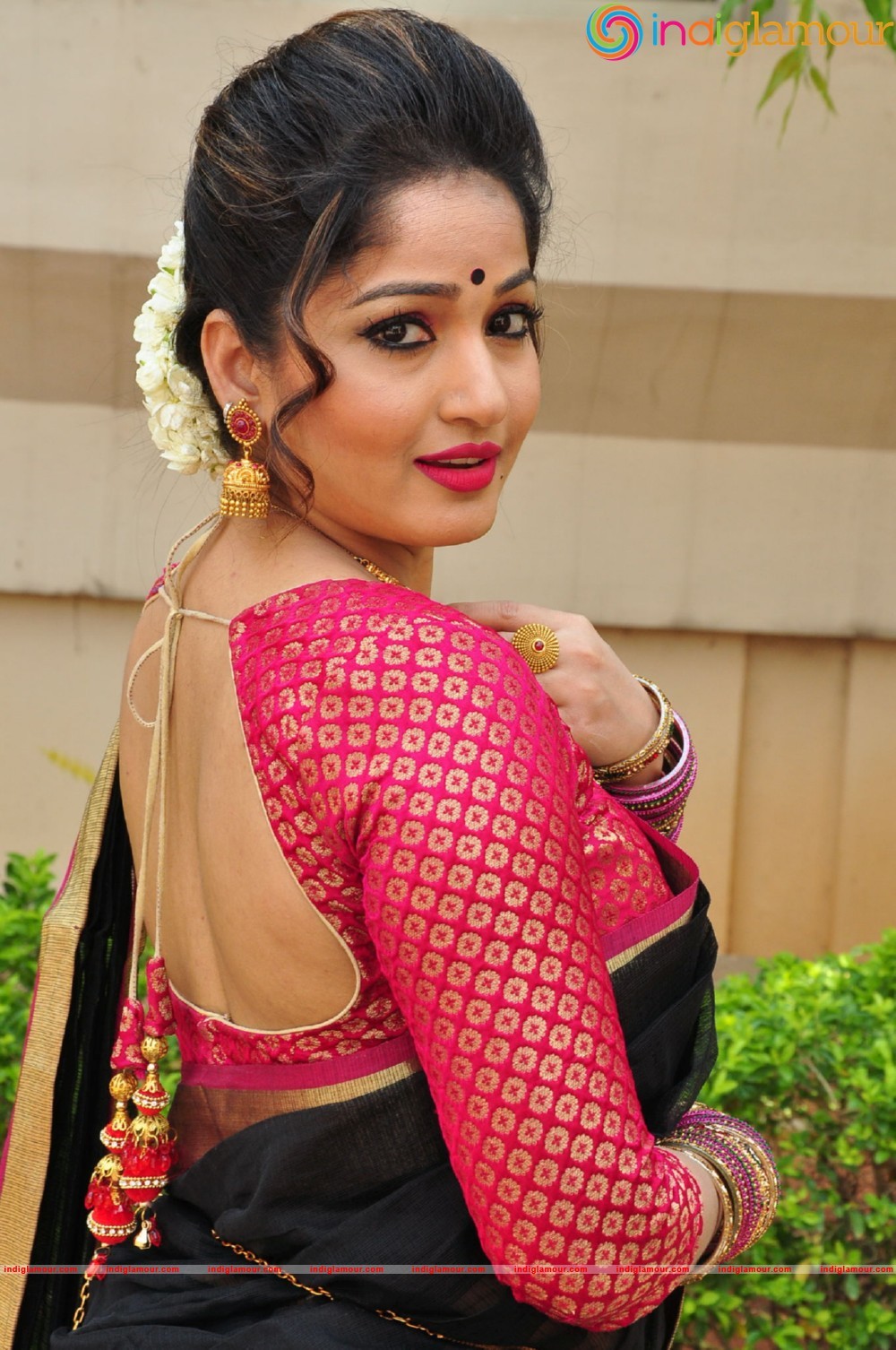 Madhavi Latha Actress hd photo