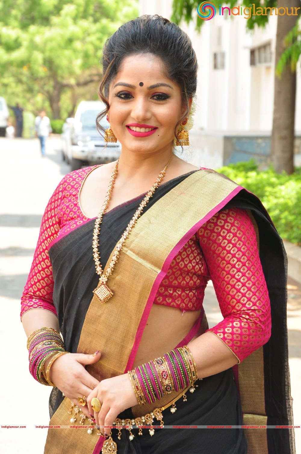 Madhavi Latha Actress hd photo