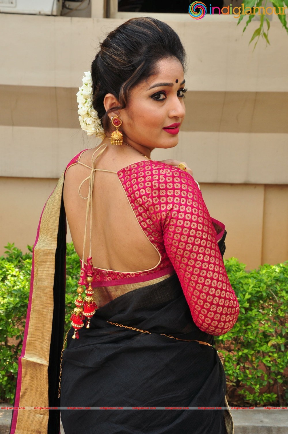 Madhavi Latha Actress hd photo