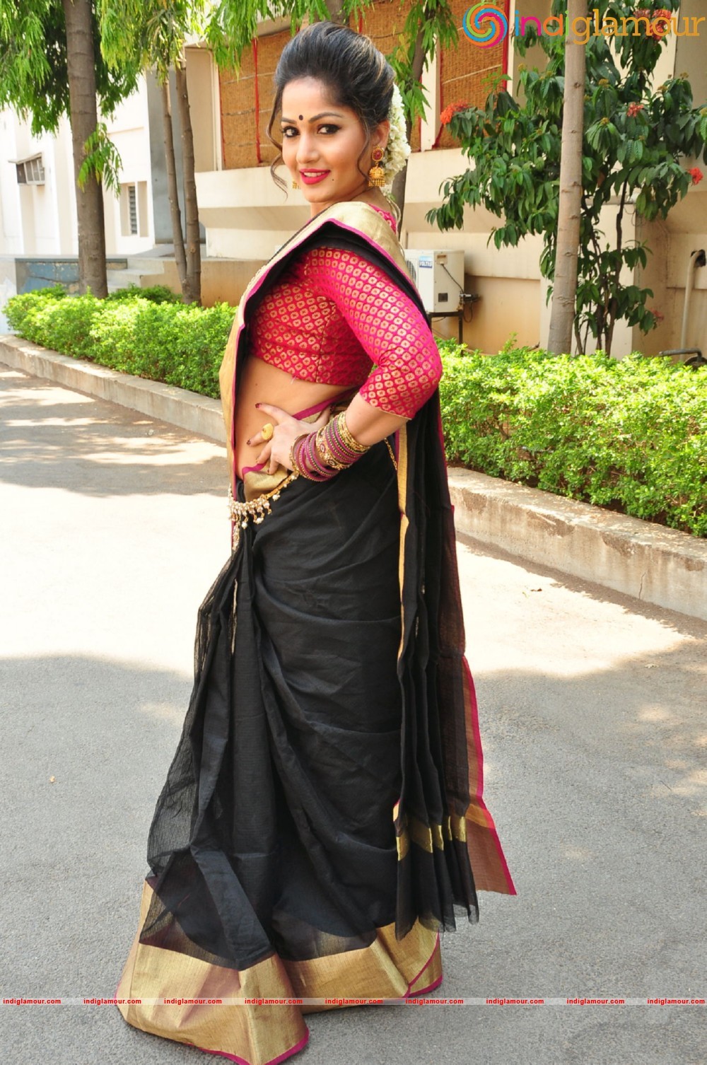 Madhavi Latha Actress hd photo
