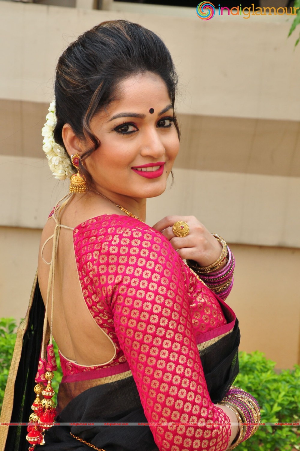 Madhavi Latha Actress hd photo