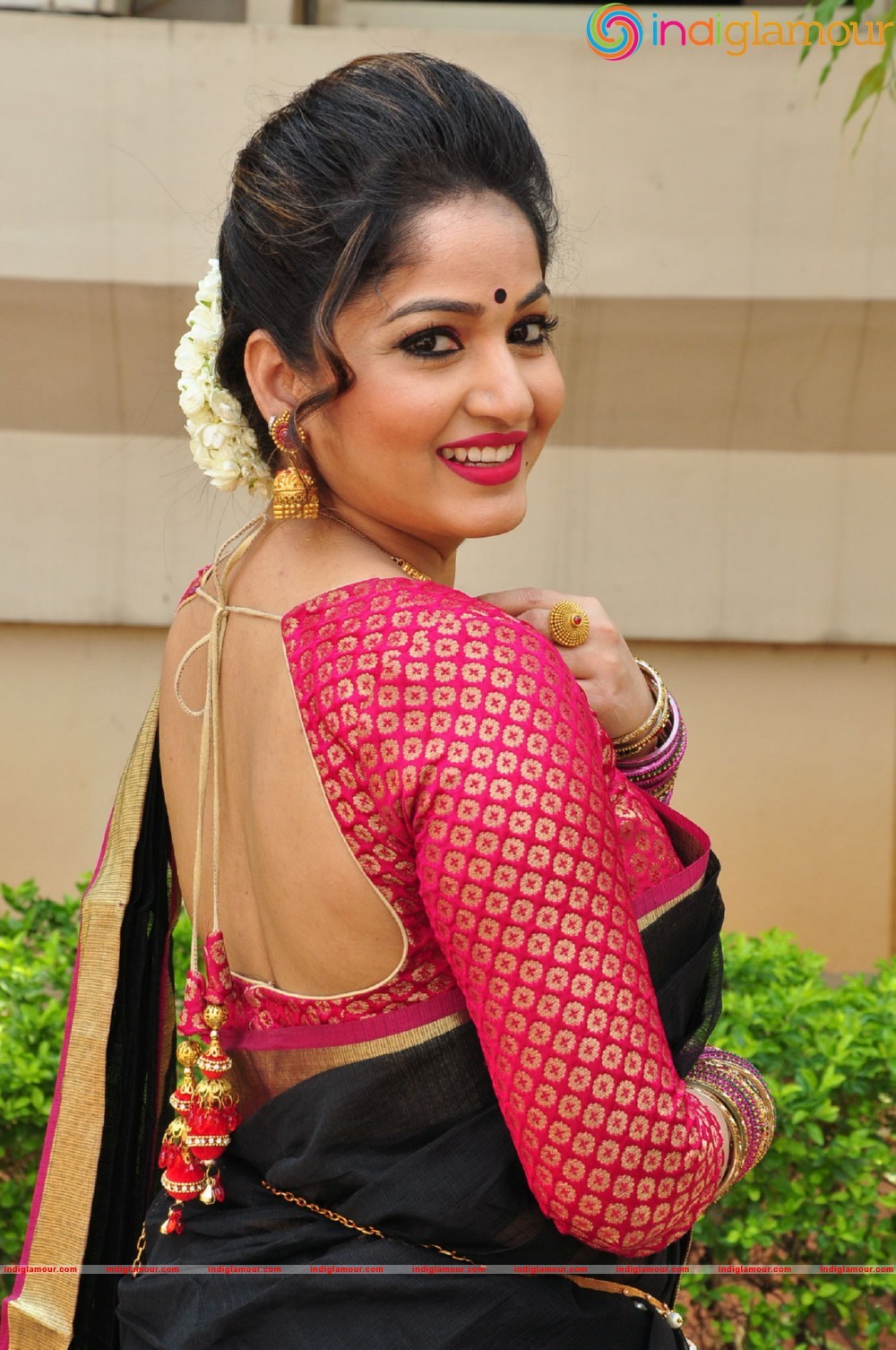 Madhavi Latha Actress hd photo