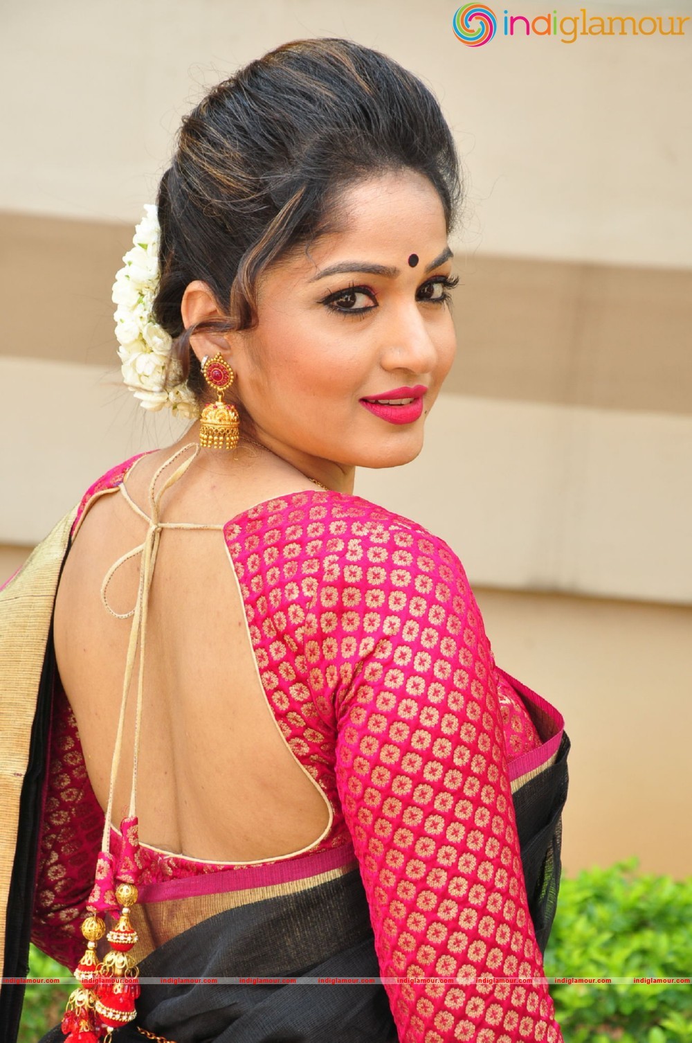Madhavi Latha Actress hd photo