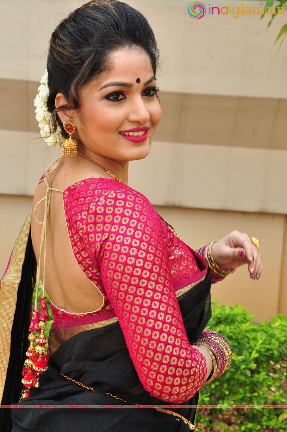 Madhavi Latha Actress hd photo