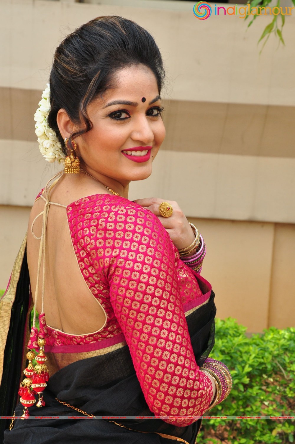 Madhavi Latha Actress hd photo