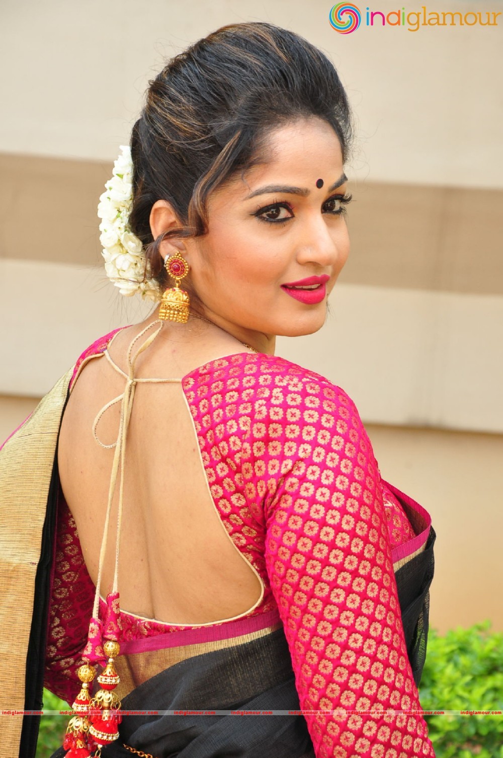Madhavi Latha Actress hd photo