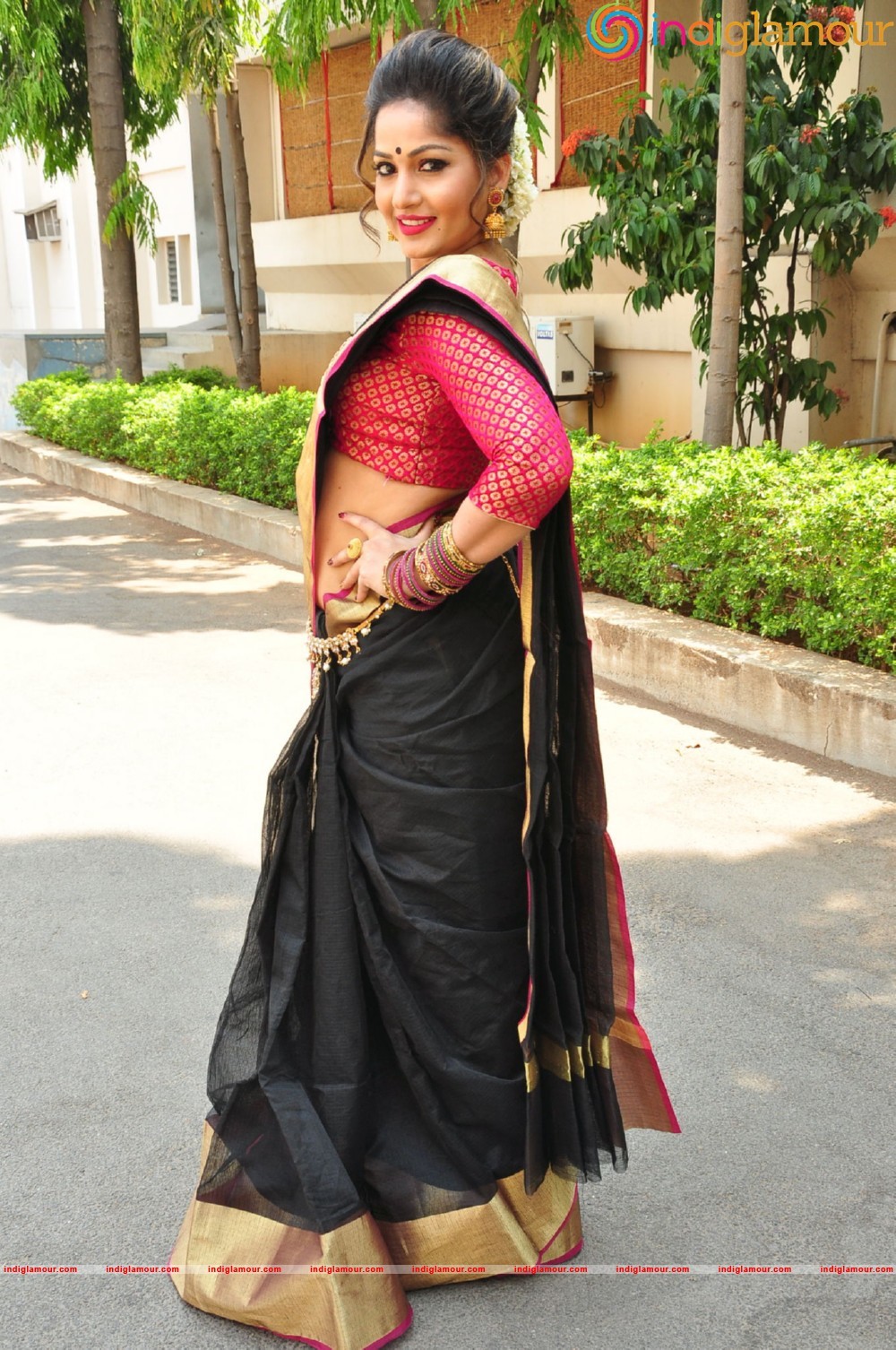Madhavi Latha Actress hd photo