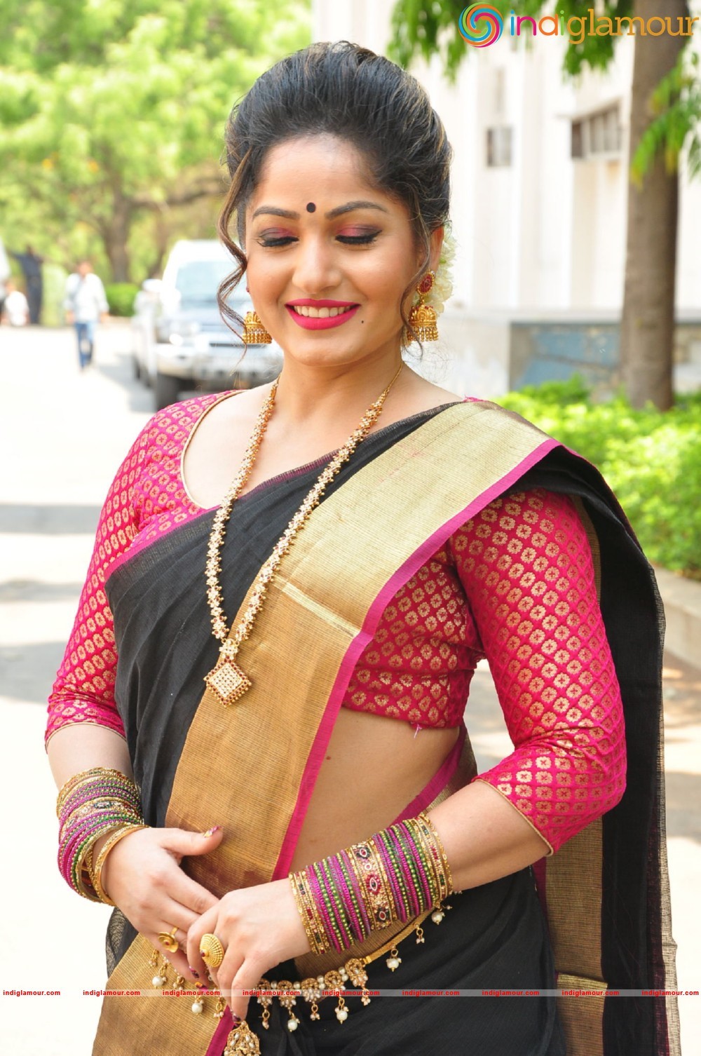 Madhavi Latha Actress hd photo