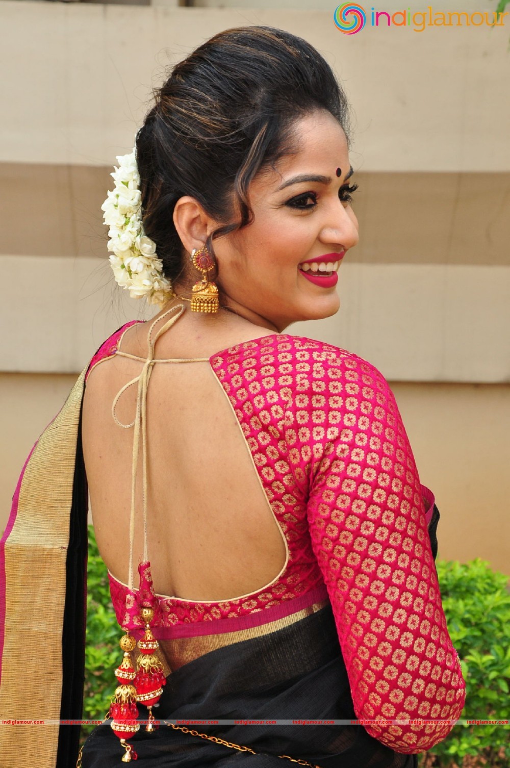 Madhavi Latha Actress hd photo