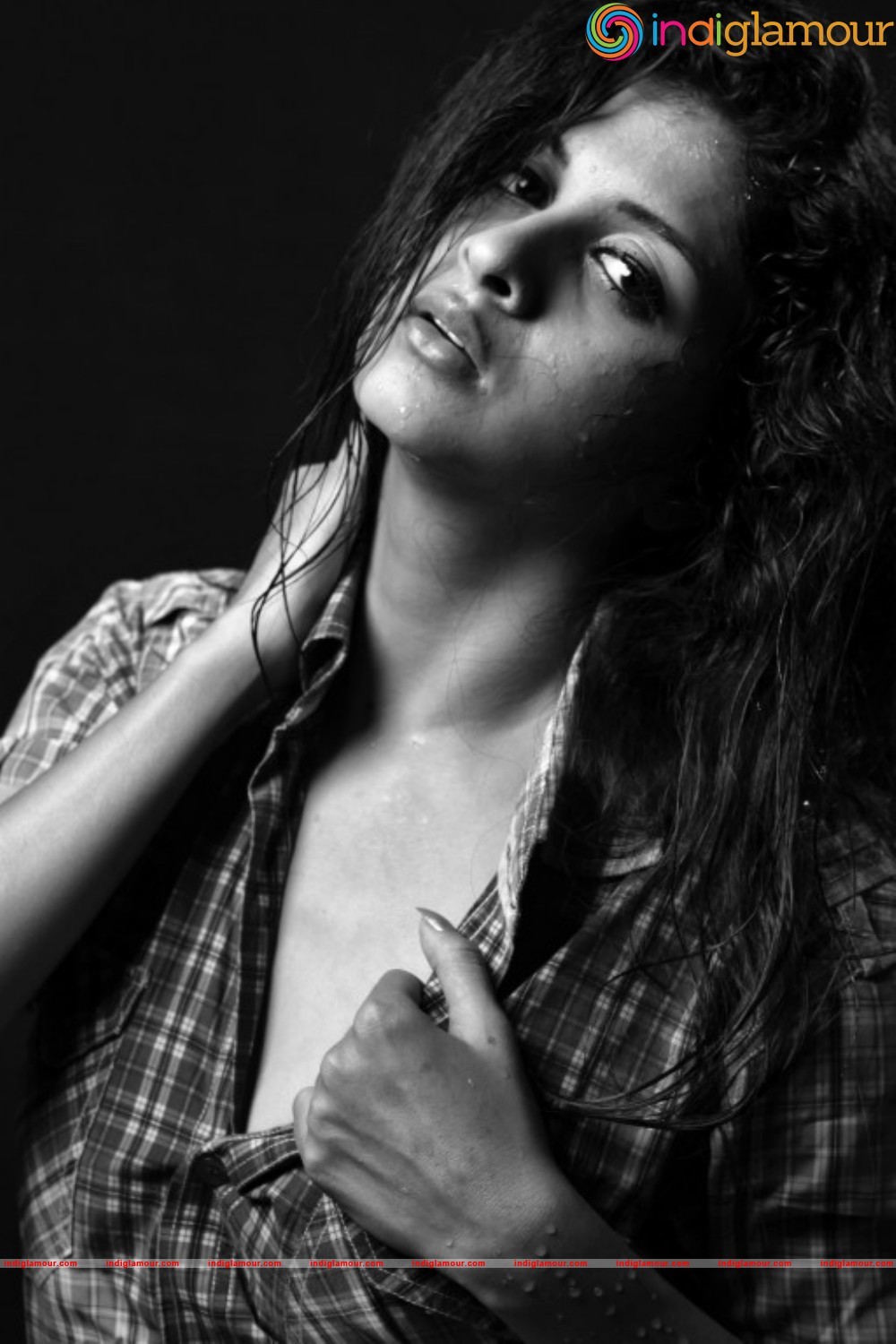 Mrudhula Bhaskar Aka Naveena Latest Hot Photoshoot Actress hd photo