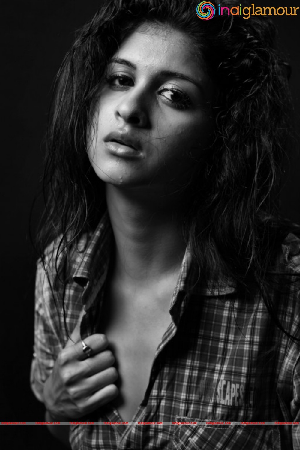 Mrudhula Bhaskar Aka Naveena Latest Hot Photoshoot Actress hd photo