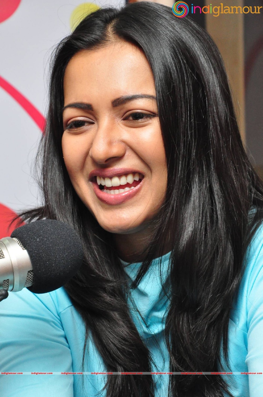 Catherine Tresa Actress hd photo