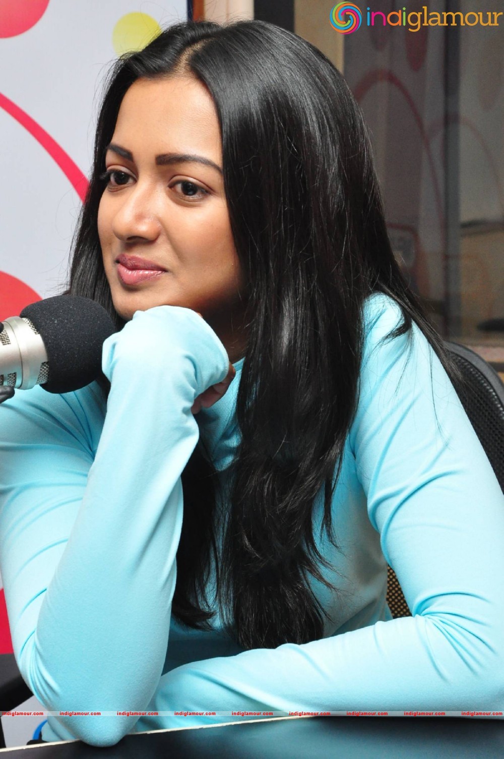 Catherine Tresa Actress hd photo