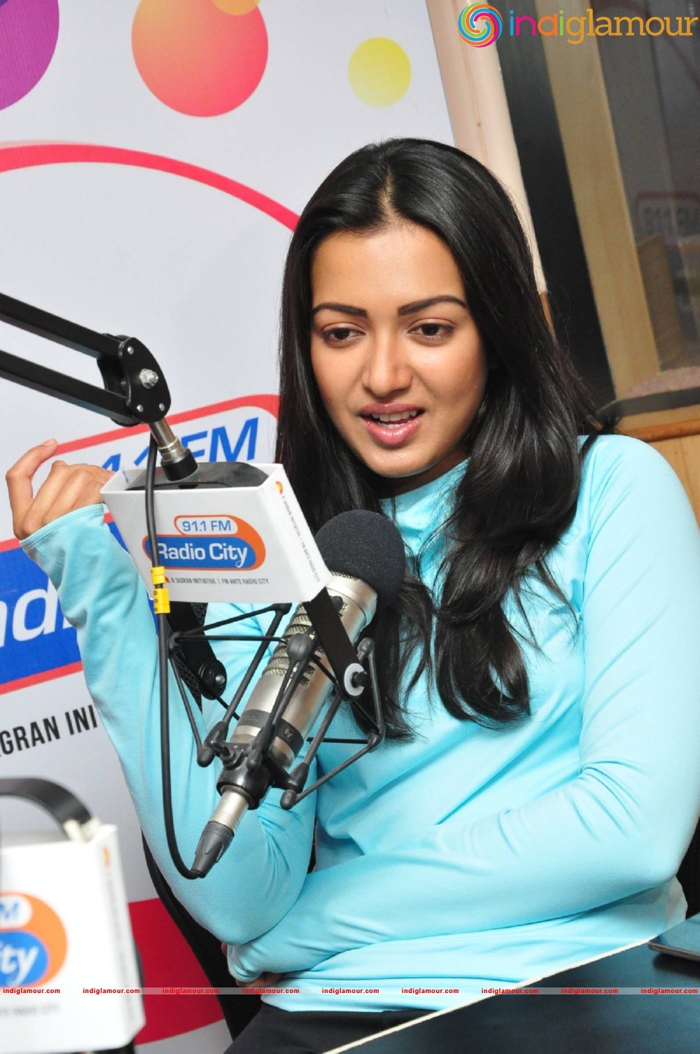 Catherine Tresa Actress hd photo