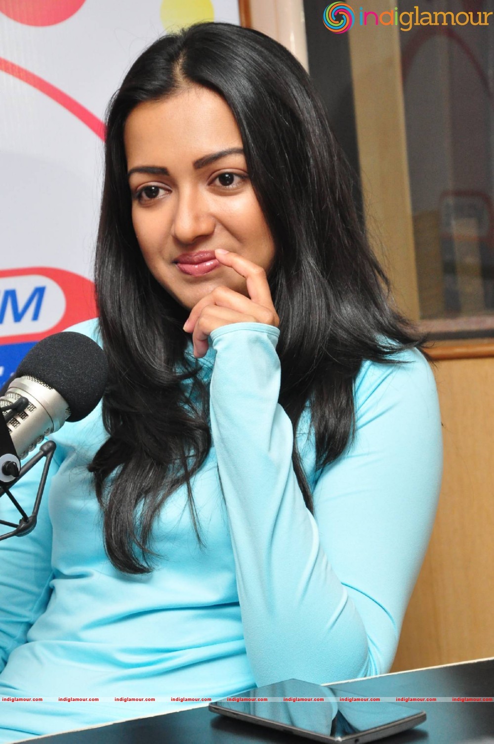 Catherine Tresa Actress hd photo