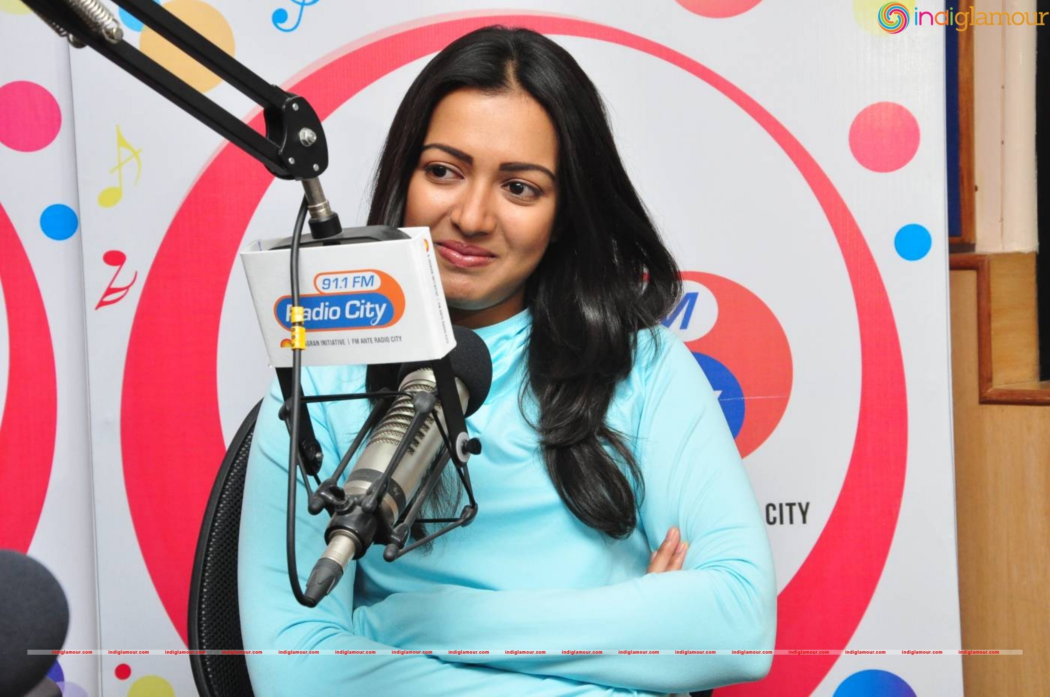 Catherine Tresa Actress hd photo